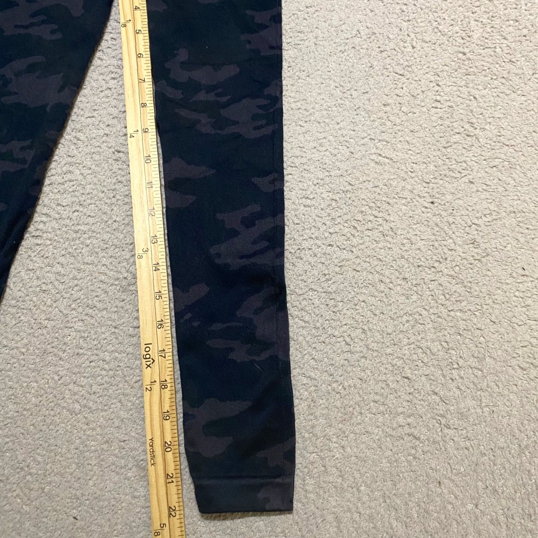 Spanx Spanx Womens Leggings XS Gray Black Camo Look at Me Now Seamless Stretch Size 26" / US 2 / IT 38 - 5 Thumbnail