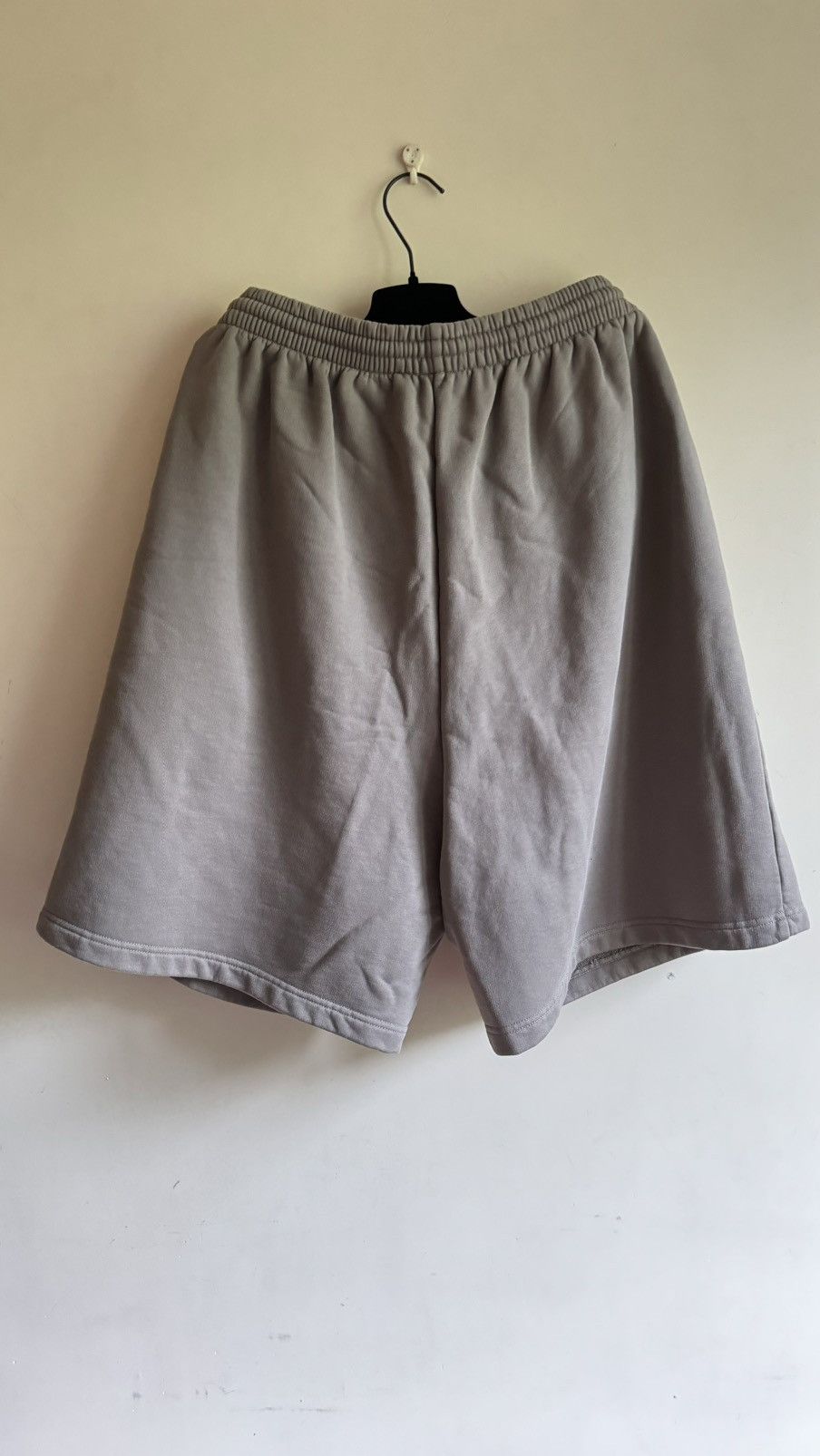 Balenciaga Balenciaga Taupe Sweat shorts Size US 32 / EU 48 - 2 Thumbnail