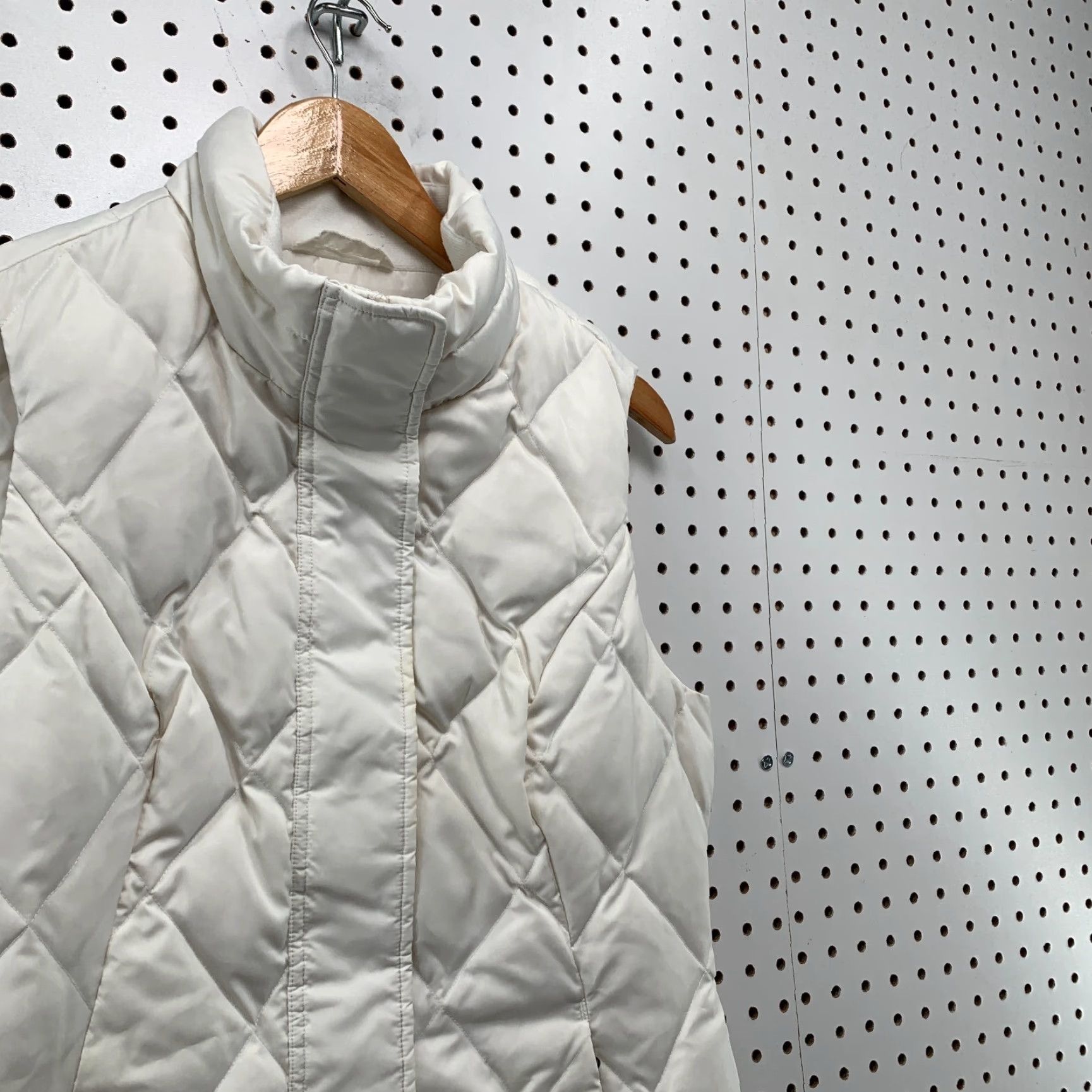 Eddie Bauer Eddie Bauer Vest Womens M Quilted Down Sleeveless White Mid-Length Puffer Vest Womens M White Eddie Bauer Quilted Down Vest Size M / US 6-8 / IT 42-44 - 5 Thumbnail
