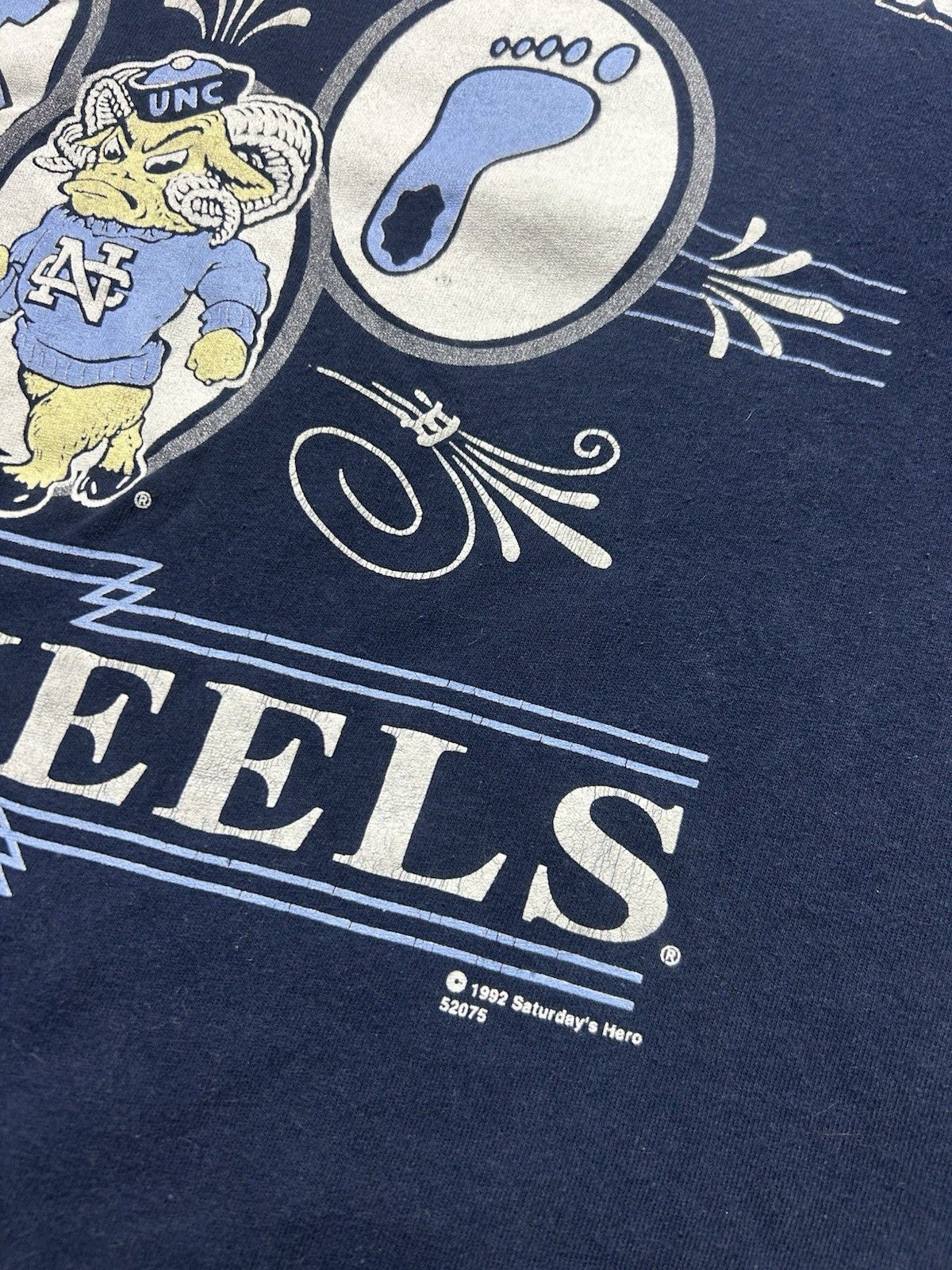 Vintage Vtg t shirt UNC Tar Heels North Carolina college NCAA large Size US L / EU 52-54 / 3 - 4 Thumbnail