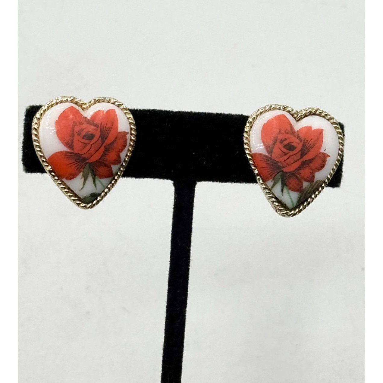 Other Vintage heart flower clip on earrings Size ONE SIZE - 1 Thumbnail