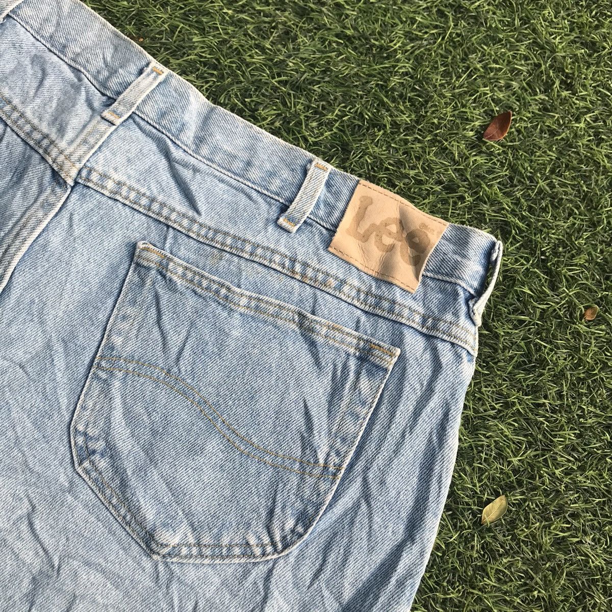 Lee × Vintage Vintage Big Size 42 Mr Lee Rider Shortpants Jeans Blue washe Size US 42 / EU 58 - 2 Thumbnail