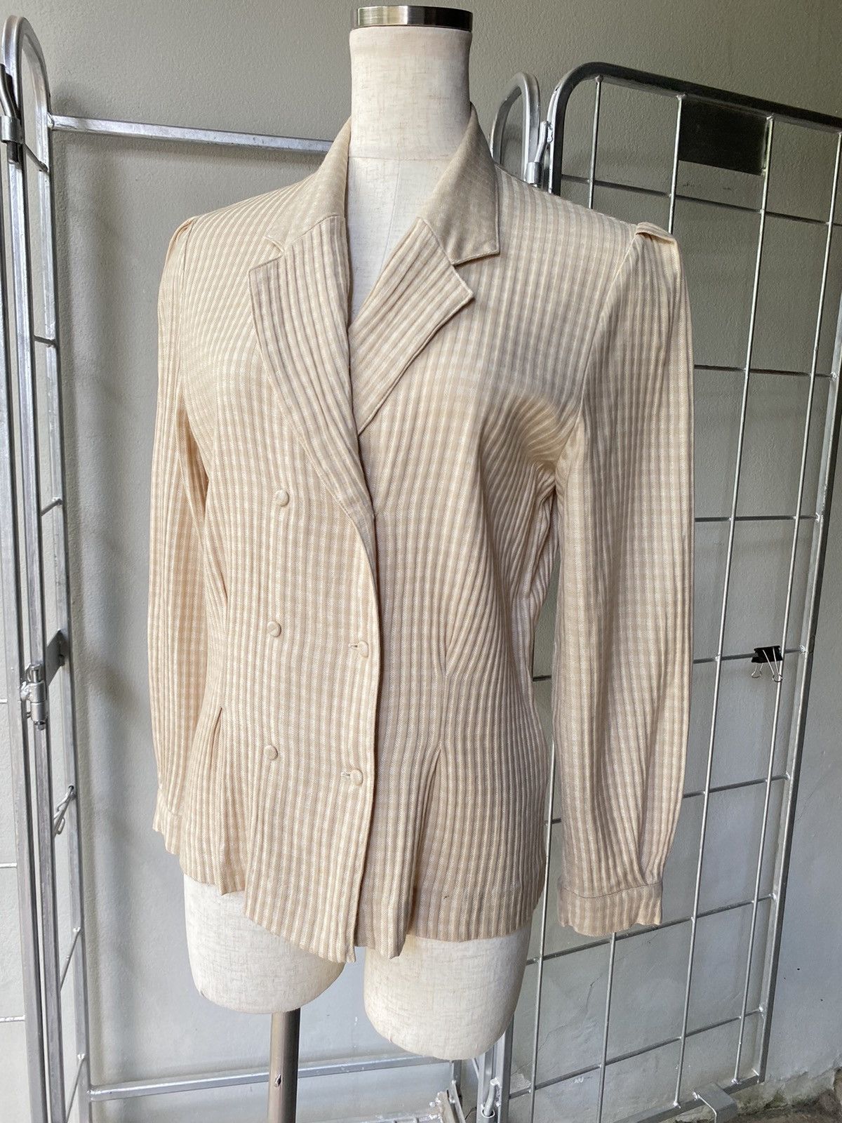 Burberry Burberry vintage beige blouse Size ONE SIZE - 6 Thumbnail