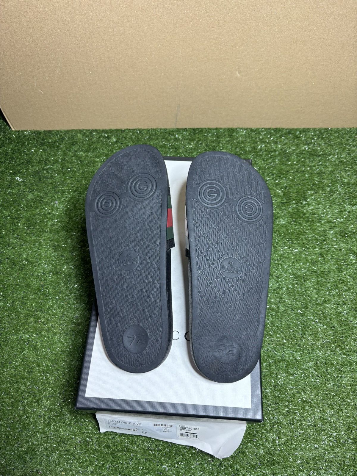 Gucci Gucci pursuit pool slide Size US 9 / EU 42 - 10 Thumbnail