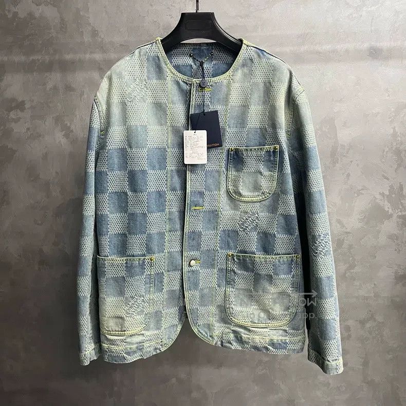 Louis Vuitton Louis Vuitton 24 Blue Plaid Full Print Crew Neck Single Br Size US L / EU 52-54 / 3 - 1 Thumbnail