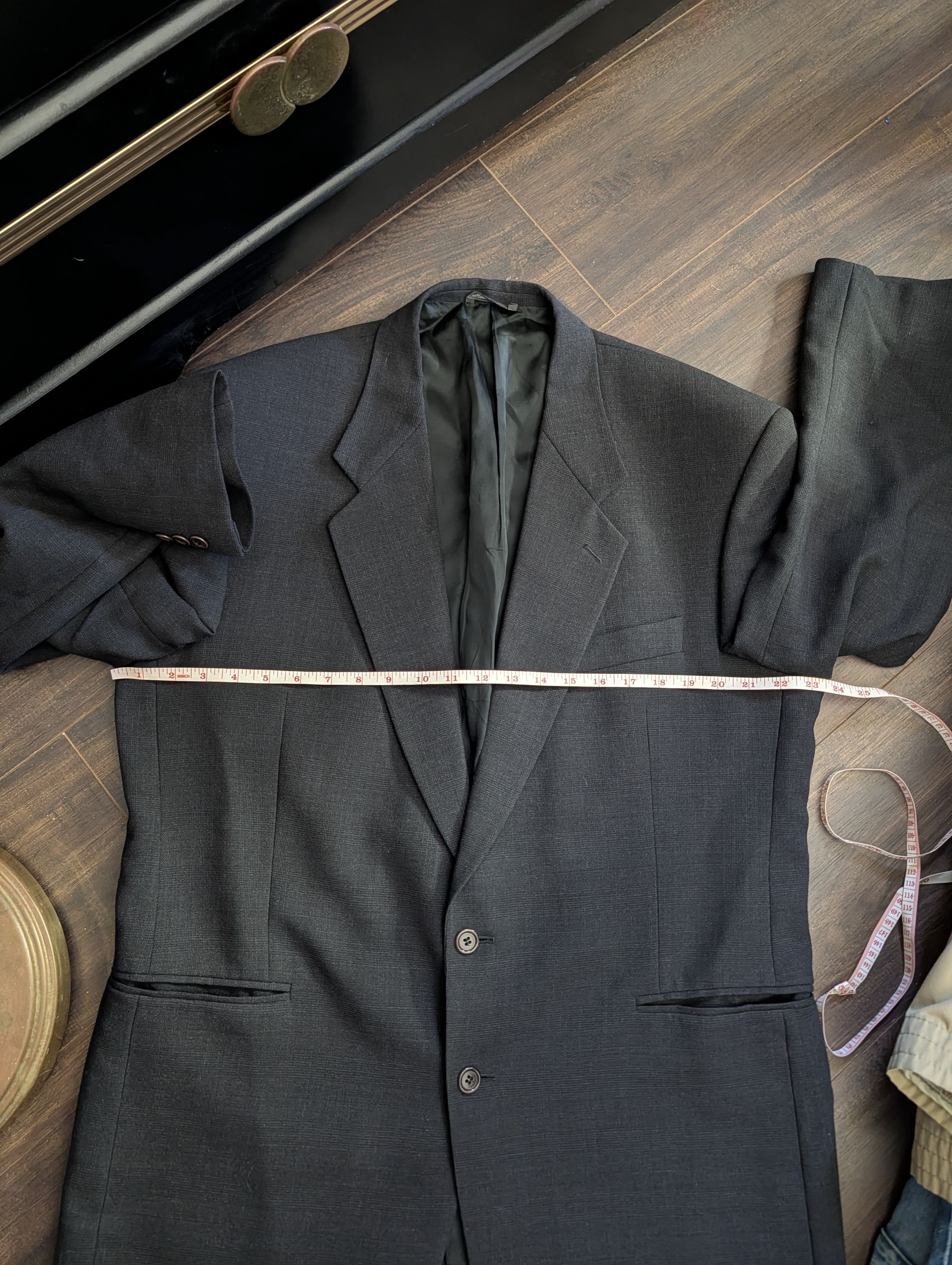 Gianfranco Ferre STUDIO 0001 for Barney's gray plaid heavy wool 2pc suit Size 44R - 16 Thumbnail