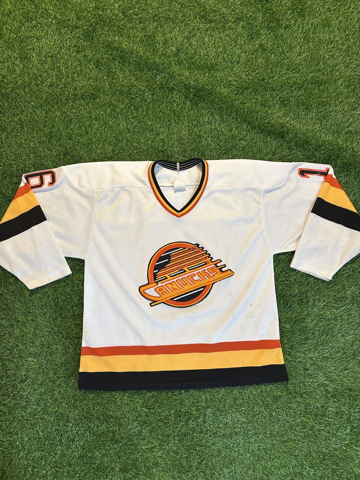 NHL Vintage nhl vancouver canucks flying skate trevor linden Lrg Size US L / EU 52-54 / 3 - 1 Thumbnail