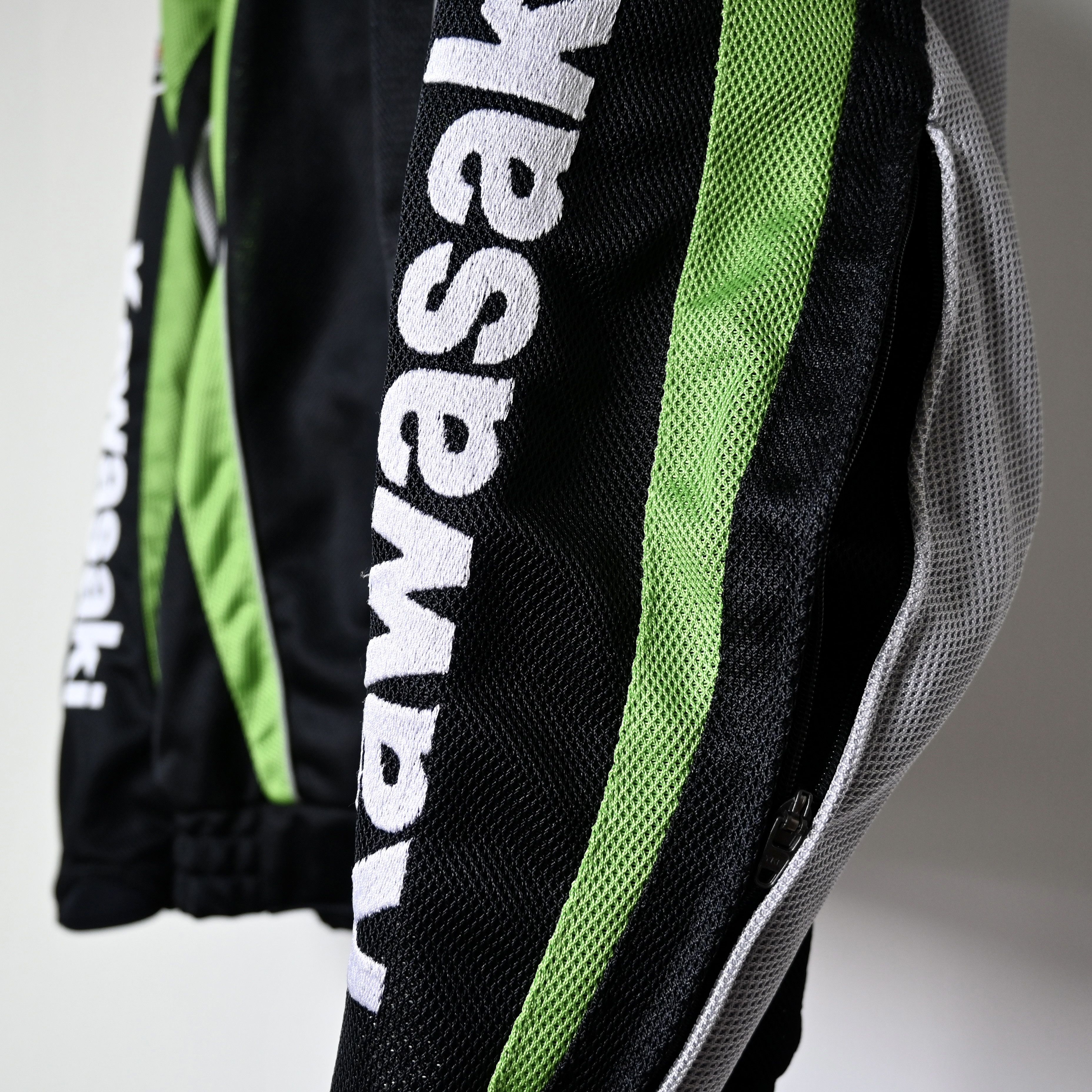 Vintage 2000s KUSHITANI x KAWASAKI mesh riding jacket Size US L / EU 52-54 / 3 - 5 Thumbnail