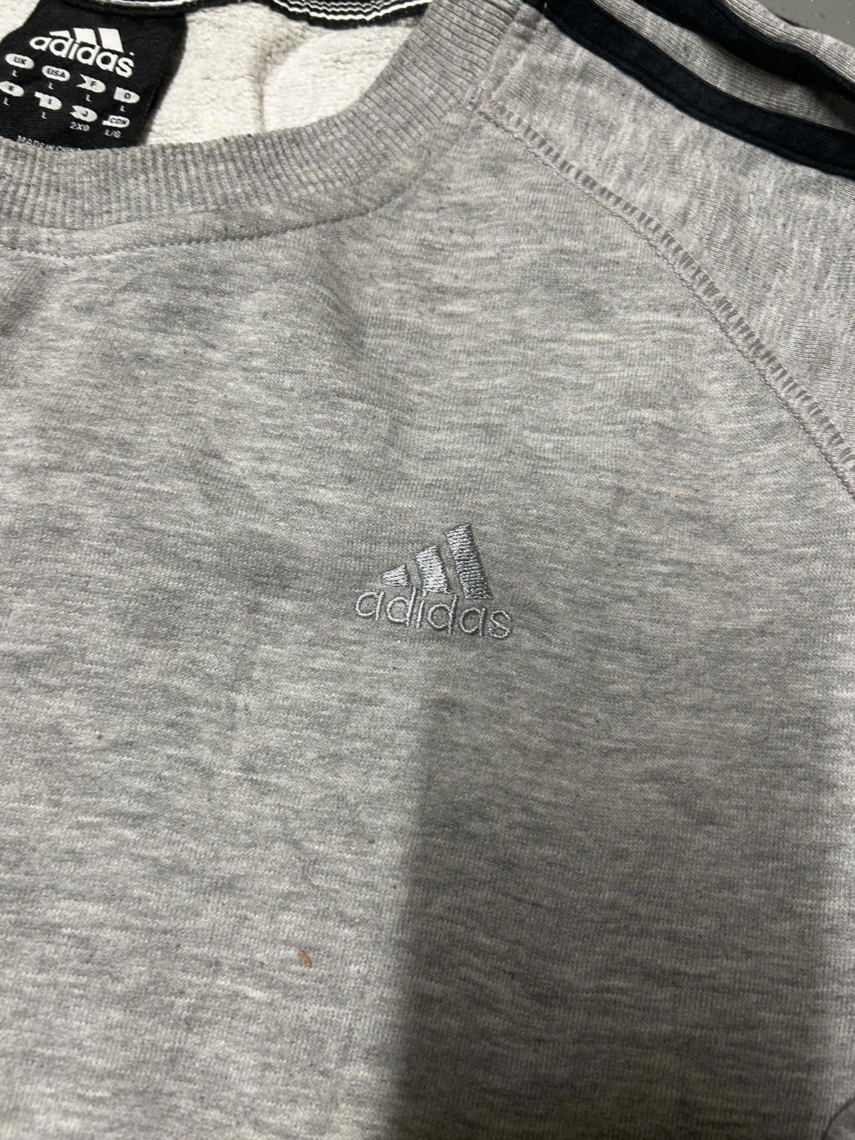 Adidas Adidas Grey Crew Neck Sweatshirt with Classic Stripes Size US L / EU 52-54 / 3 - 3 Thumbnail