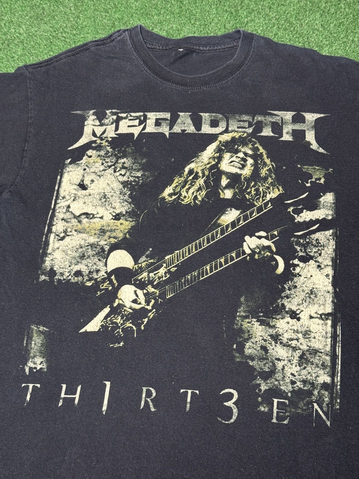 Band Tees Vintage Megadeath Th1rt3en Endgame 90s Y2K Rock T Shirt Size US M / EU 48-50 / 2 - 2 Thumbnail