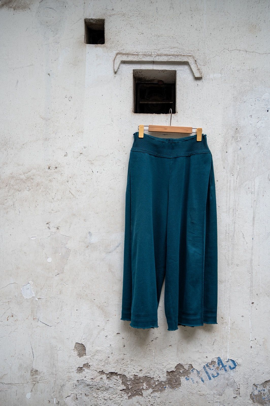 Issey Miyake Issey Miyake A-POC SS19 cropped balloon pant Size US 32 / EU 48 - 6 Thumbnail