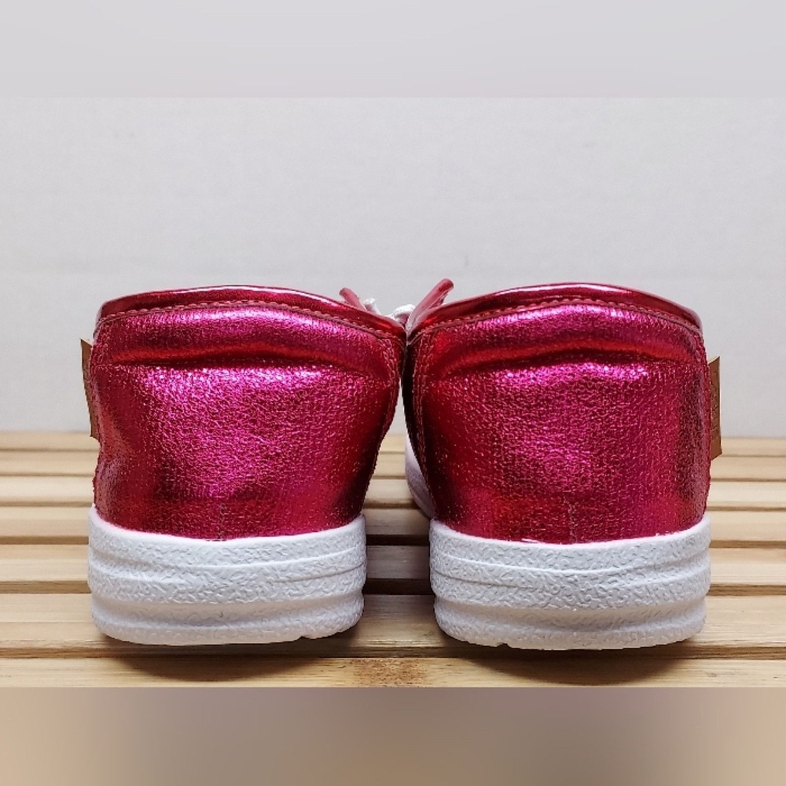 Other Corkys Womens Pink Crinkle Metallic Kayak Casual Shoes SZ 7 Size US 7 / IT 37 - 7 Thumbnail