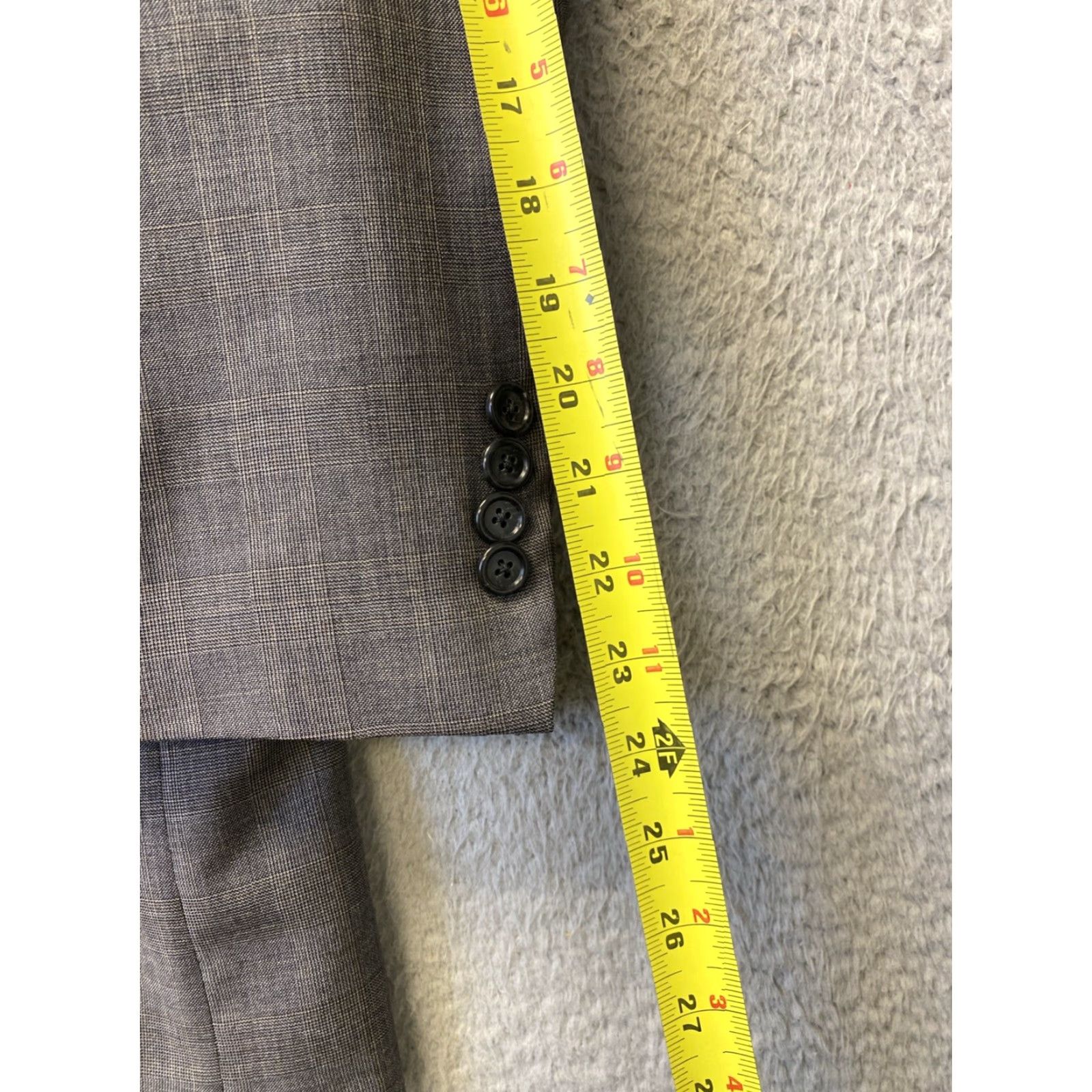 Vintage VINTAGE Hickey Freeman Wool Sport Coat Gray Plaid Size 46R Men's Business Casual 90s Size US S / EU 44-46 / 1 - 7 Thumbnail