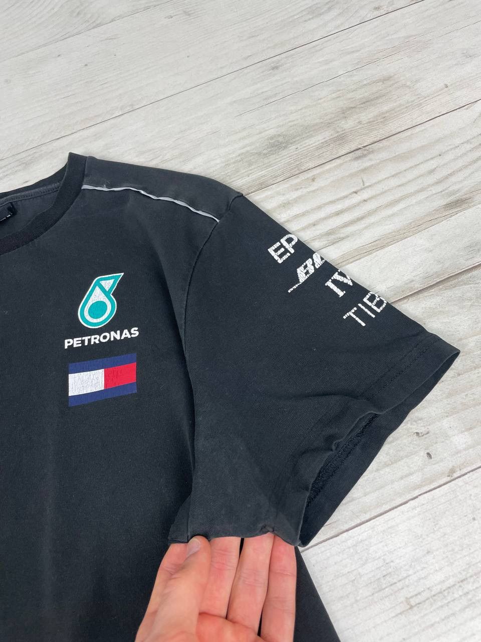 Mercedes-Benz Vintage Mercedes Benz AMG Petronas Racing T Shirt Size US L / EU 52-54 / 3 - 12 Thumbnail