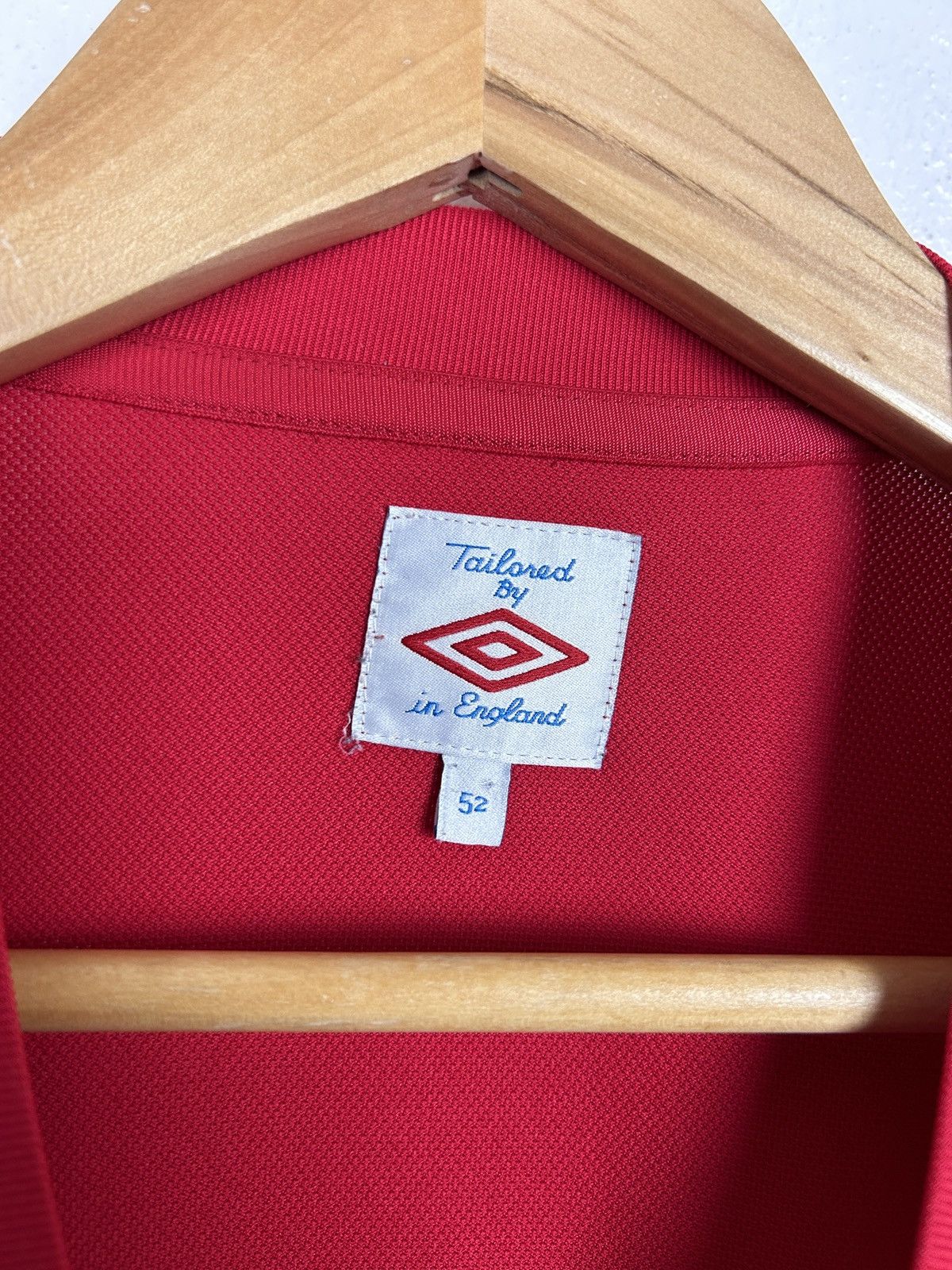 Umbro Umbro x England 2010 Away Kit Soccer Jersey In Red Size US L / EU 52-54 / 3 - 4 Thumbnail
