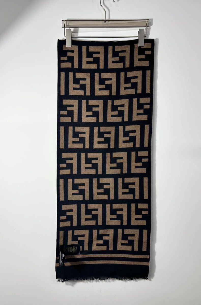 Fendi Fendi DoubleSided Wool Silk Scarf Size ONE SIZE - 4 Thumbnail