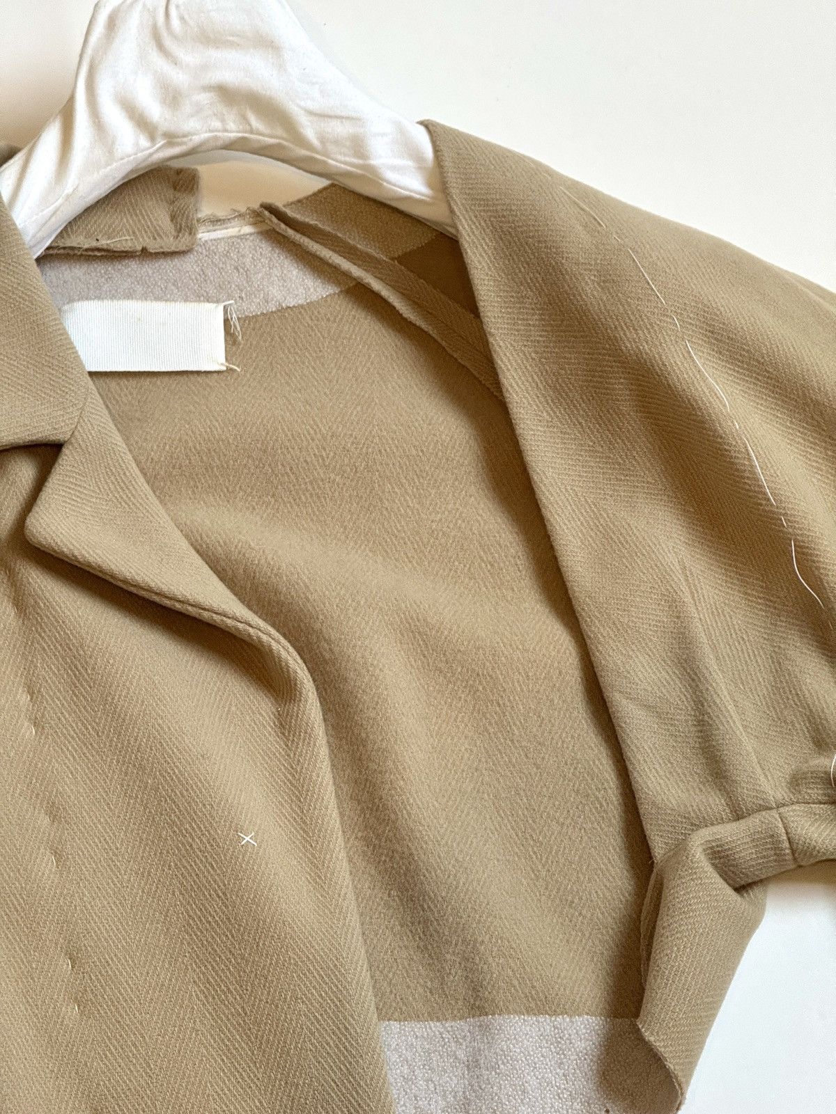 Maison Margiela FW 1997 Runway Deconstructed Coat / Basting Jacket in Cream Size L / US 10 / IT 46 - 11 Thumbnail
