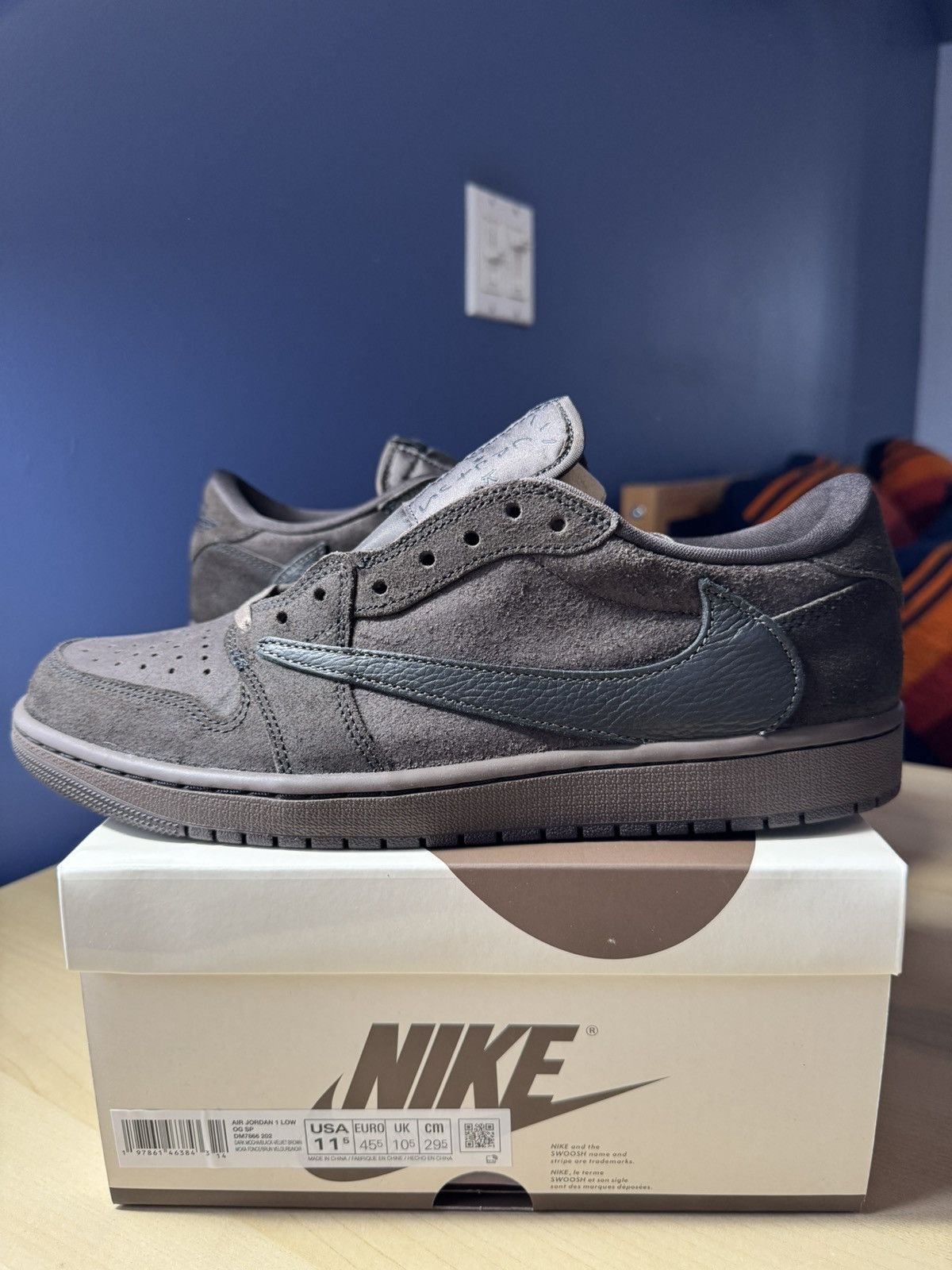 Travis Scott Jordan Low Velvet Brown