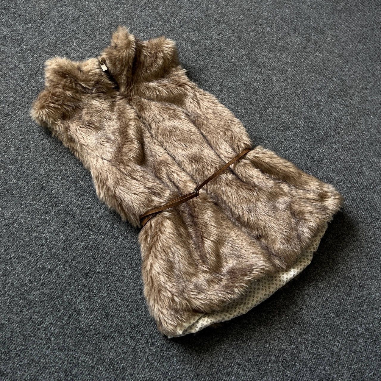 Le Grande Bleu (L.G.B.) VTG Zara Women’s Faux Fur Vest Size XS Hype Trend Staff Pick Size XS / US 0-2 / IT 36-38 - 2 Thumbnail