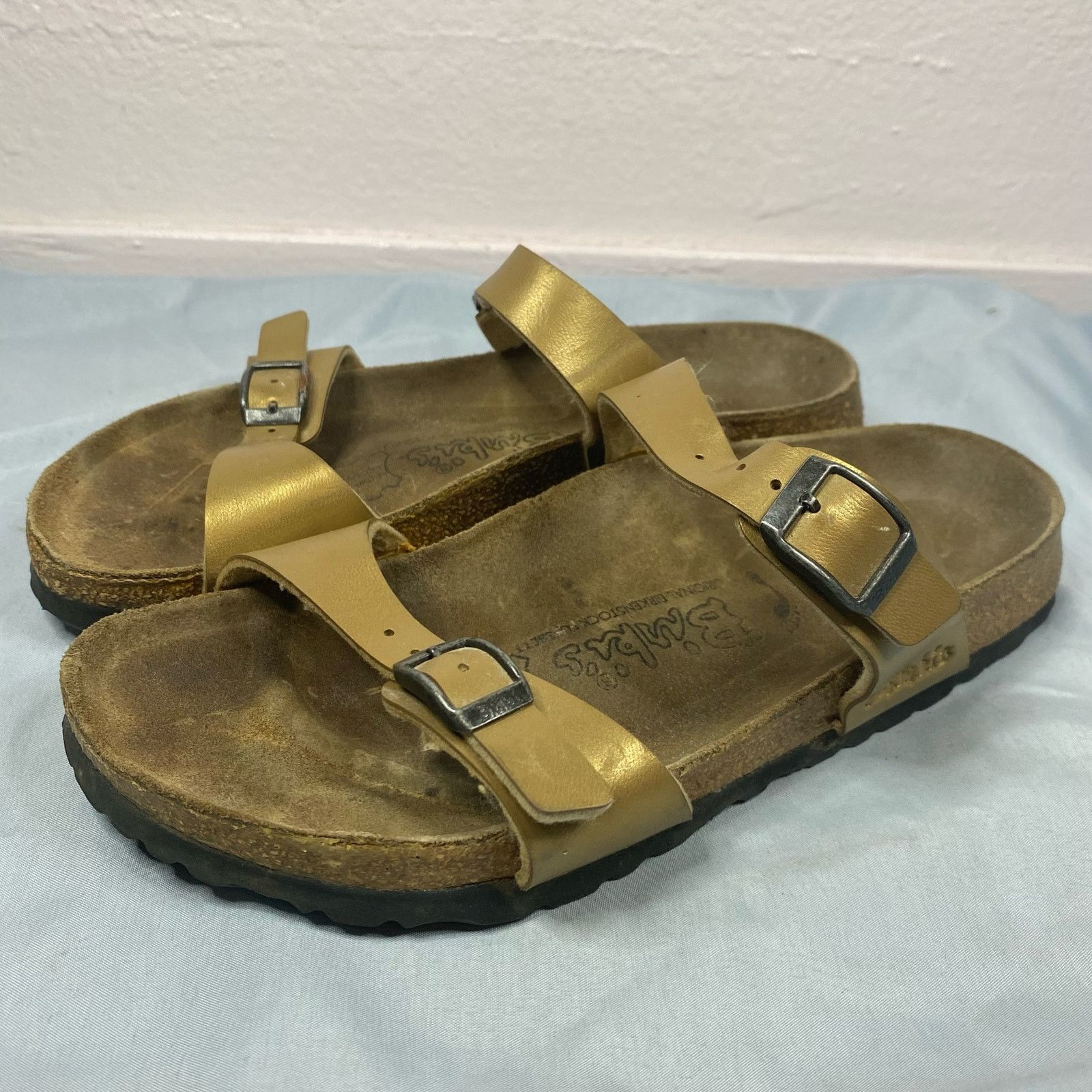 Birkenstock Birkenstock Birkis Gold Pebble Leather Soft Footbed Size 7 Size US 7 / IT 37 - 1 Thumbnail