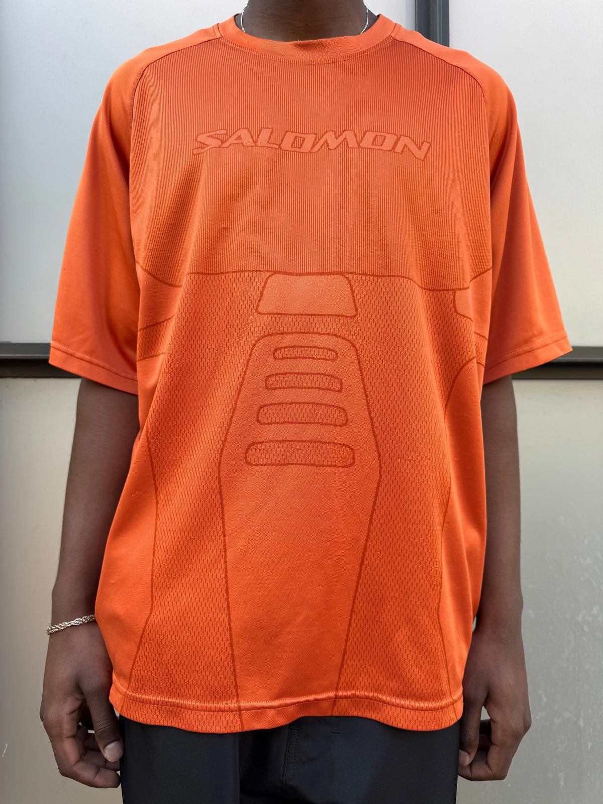 Salomon Early 2000's Salomon Bright Orange Futuristic Graphic Tee Size US L / EU 52-54 / 3 - 4 Thumbnail