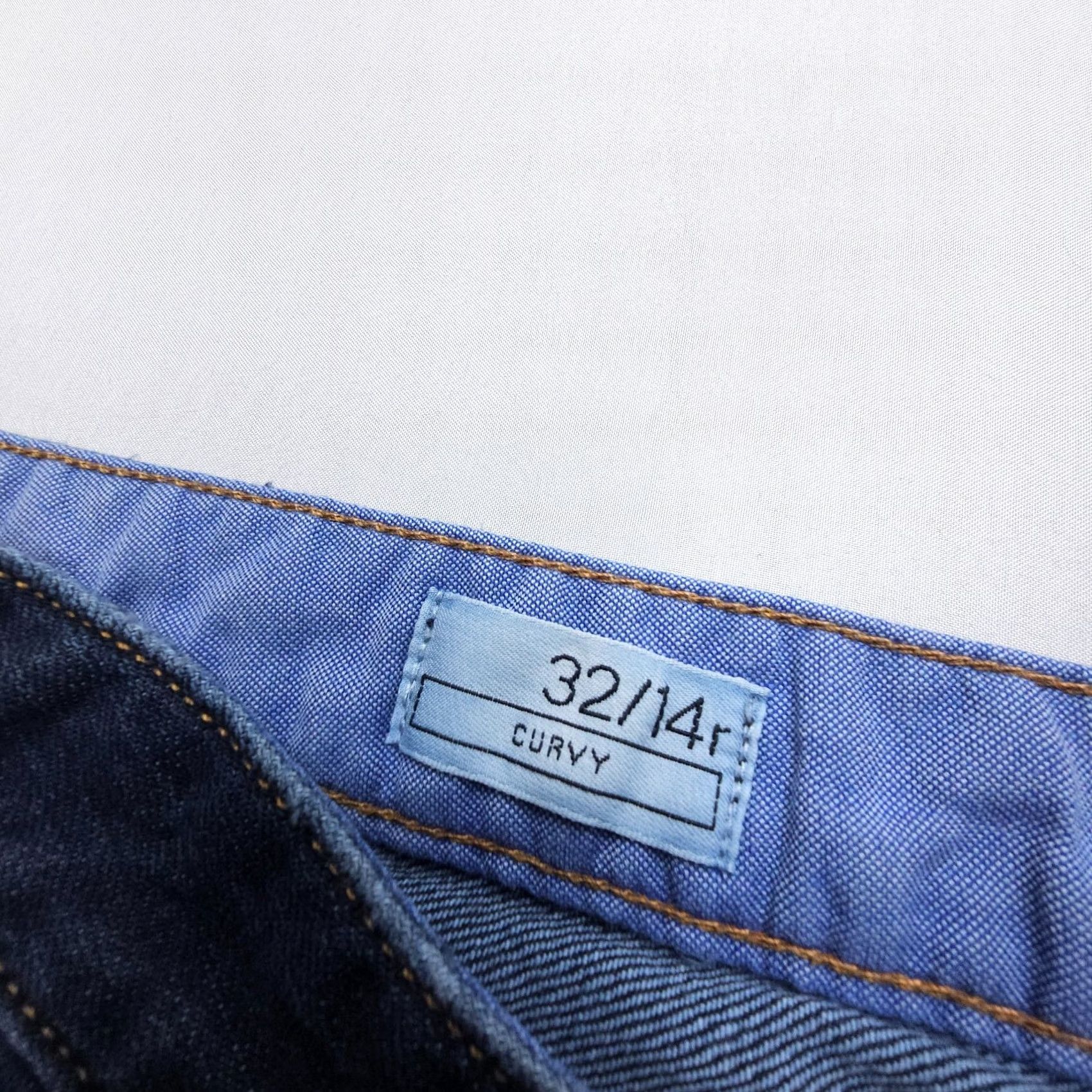 Gap Gap 1969 Jeans Bootcut Womens 14 Blue Dark Wash 29" Inseam Regular Rise Low 6.5-8.5 Denim Cotton Blend 5-Pocket USA Vintage: No Size 36" / US 14 / IT 50 - 7 Thumbnail