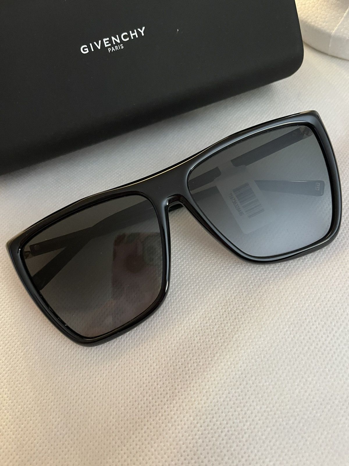 Givenchy Givenchy Oversized SUNGLASSES Size ONE SIZE - 12 Thumbnail