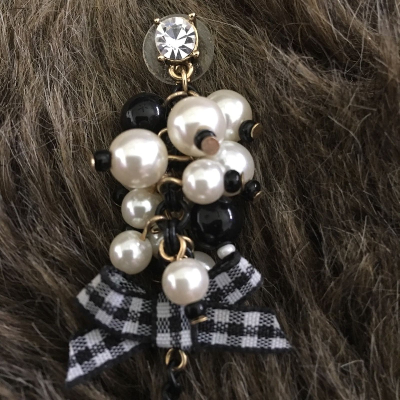 Jewelry Black and white gingham bow pearl chain earrings Size ONE SIZE - 5 Thumbnail