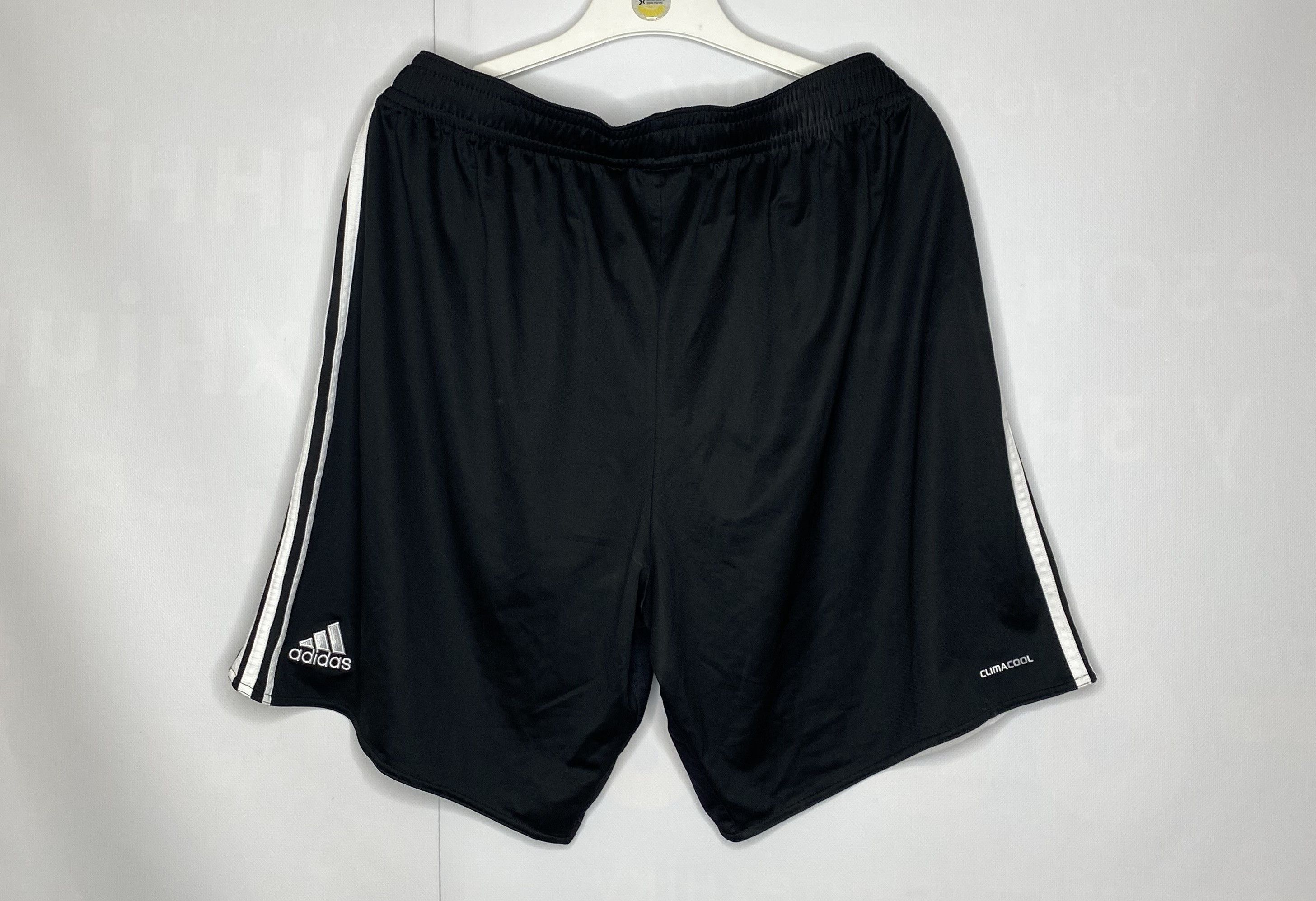 Adidas NEWCASTLE UNITED 2009 HOME FOOTBALL SOCCER SHORTS Size US 40 / EU 56 - 2 Thumbnail