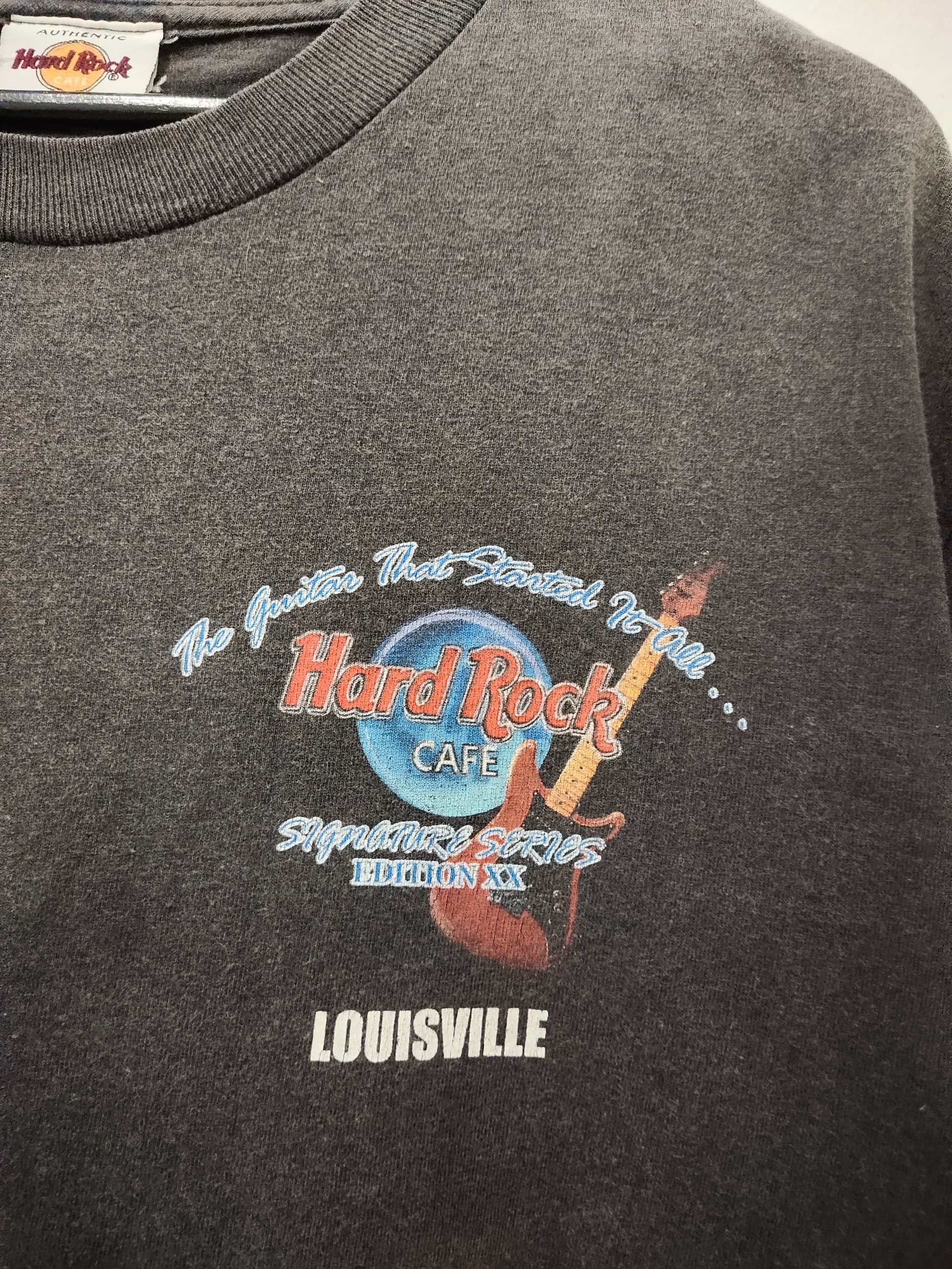 Band Tees Vintage 90s Eric Clapton distressed Hard Rock Cafe sign tee Size US L / EU 52-54 / 3 - 4 Thumbnail