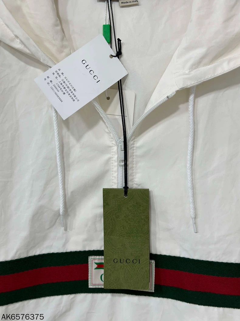 Gucci Gucci White half-zip hoodie 2501-Nextarrow Size US S / EU 44-46 / 1 - 5 Thumbnail