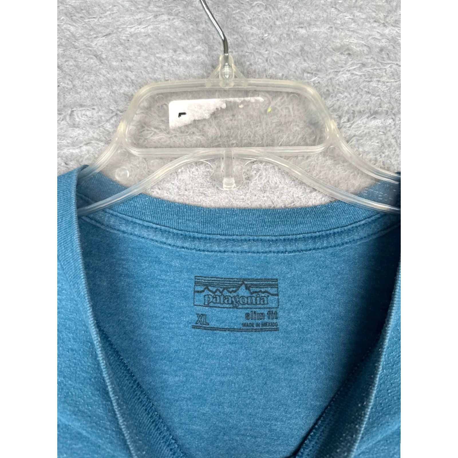 Patagonia Patagonia Shirt Men XL Blue Slim Fit Crew Cotton Blend Ventura CA READ (All Seasons, Breathable) Mens T-Shirt Size US XL / EU 56 / 4 - 7 Thumbnail