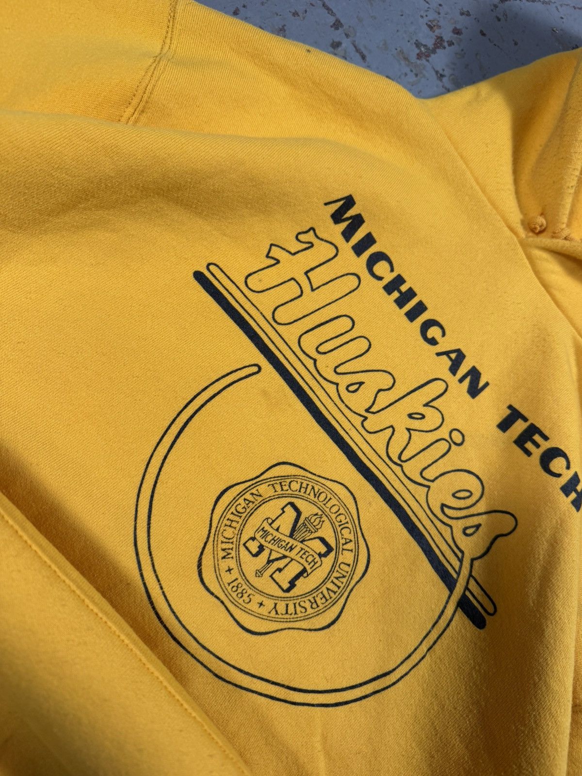 Russell Athletic Crazy Vintage Michigan Tech Huskies Russell’s Classic Hoodie Size US XL / EU 56 / 4 - 4 Thumbnail