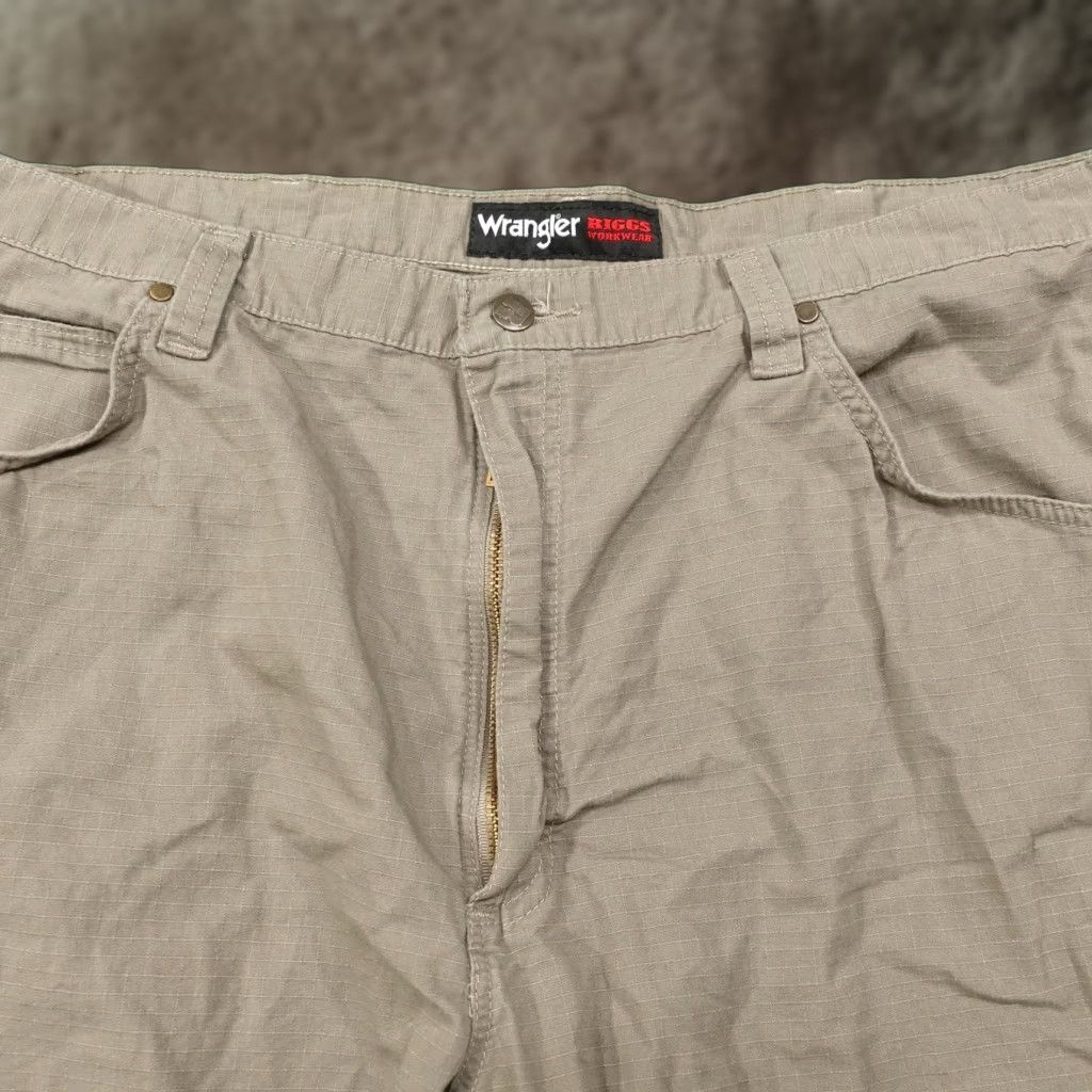 Wrangler Wrangler Riggs Workwear Shorts Mens 42 Khaki Beige Ripstop Cargo Work Size US 40 / EU 56 - 1 Thumbnail