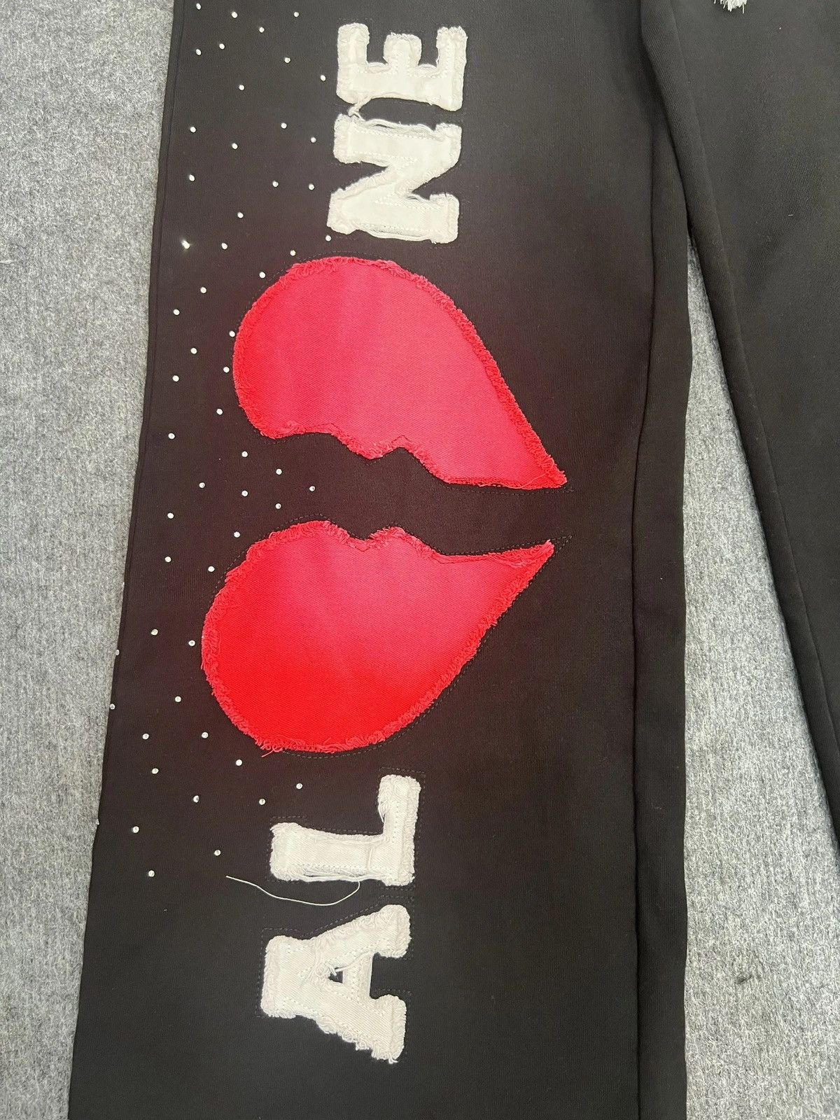 Japanese Brand Alone rhinestone sweatpants Size US 32 / EU 48 - 4 Thumbnail