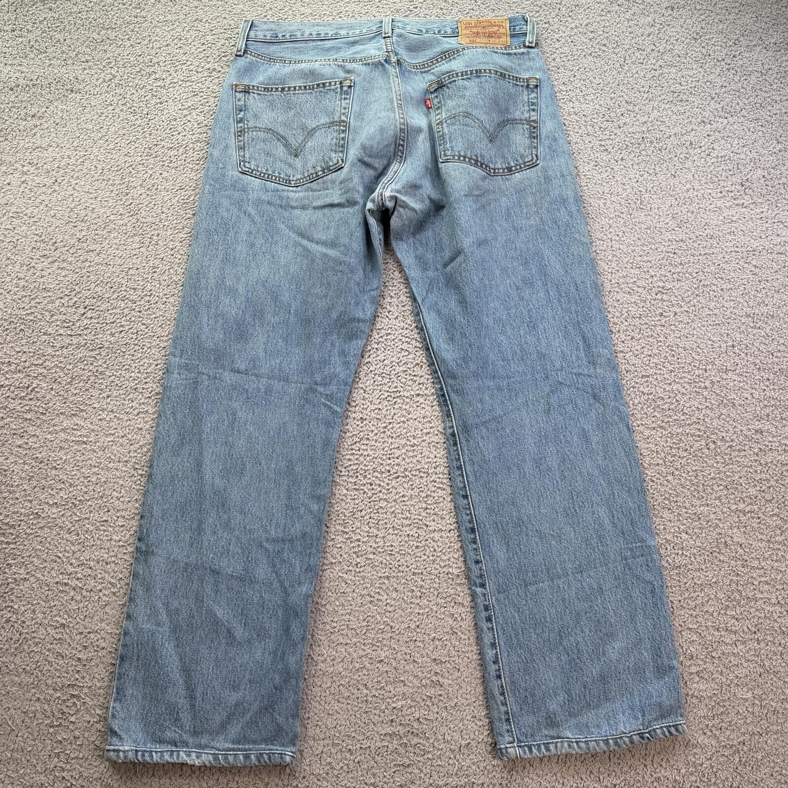 Levi's Levis 501 Jeans Mens 36x32 Light Wash Straight Leg Button Size US 36 / EU 52 - 2 Thumbnail