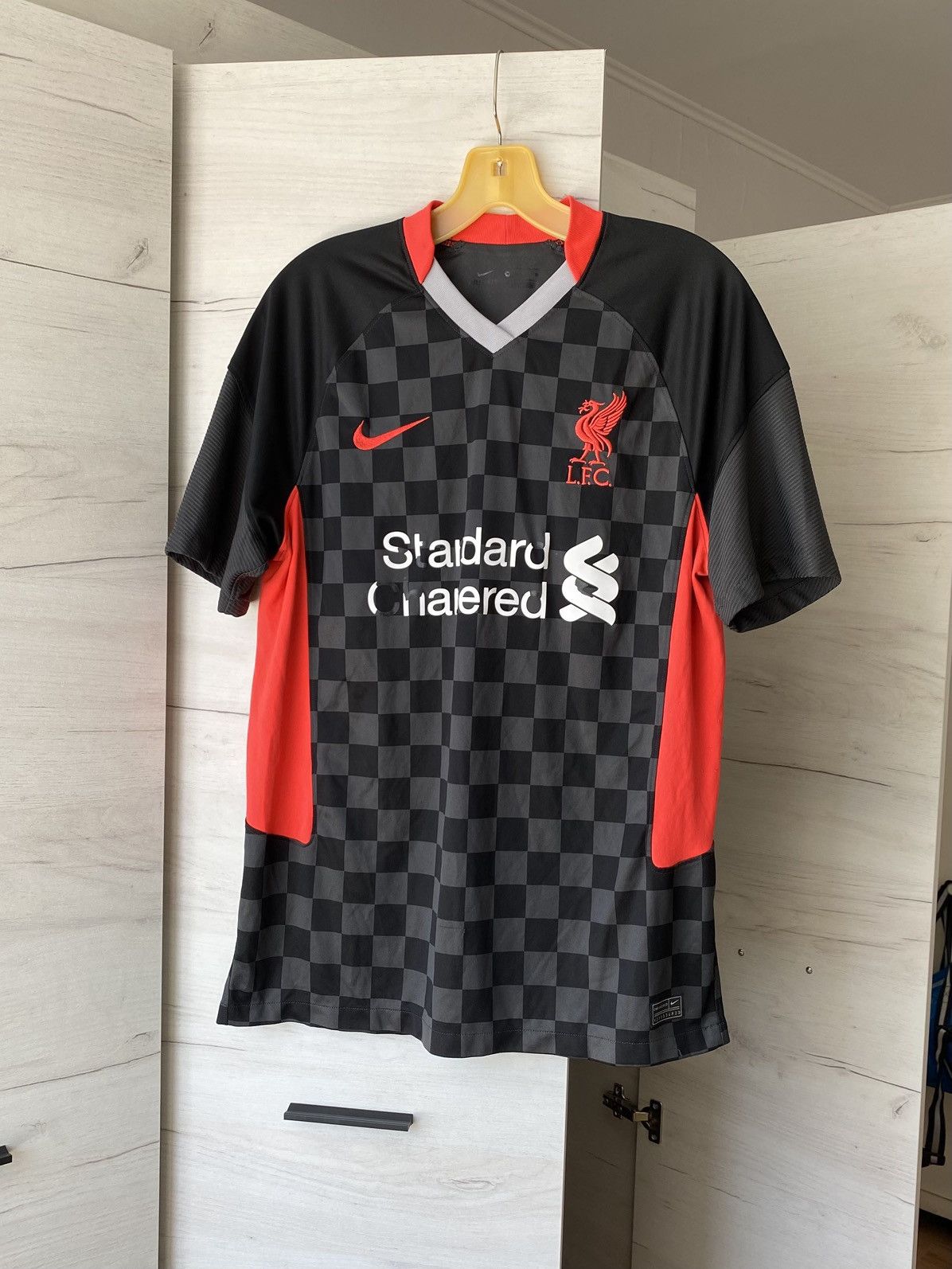 Nike Liverpool FC Nike Black Checkered Jersey Size M Size US M / EU 48-50 / 2 - 1 Thumbnail