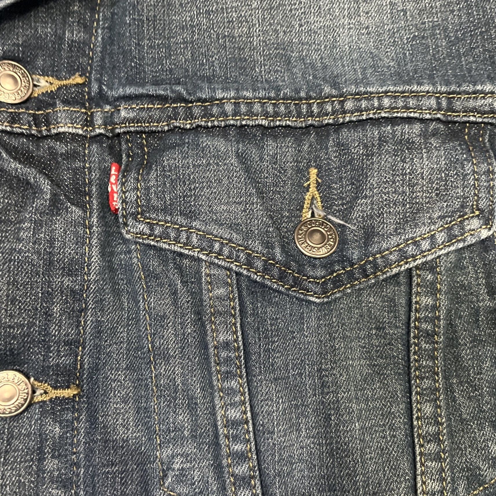 Levi's Levi's Denim Trucker Jacket Men XL Distressed Biker Western Classic Shirt Jacket Mens Denim Trucker Distressed Biker Levi's Size US XL / EU 56 / 4 - 2 Thumbnail