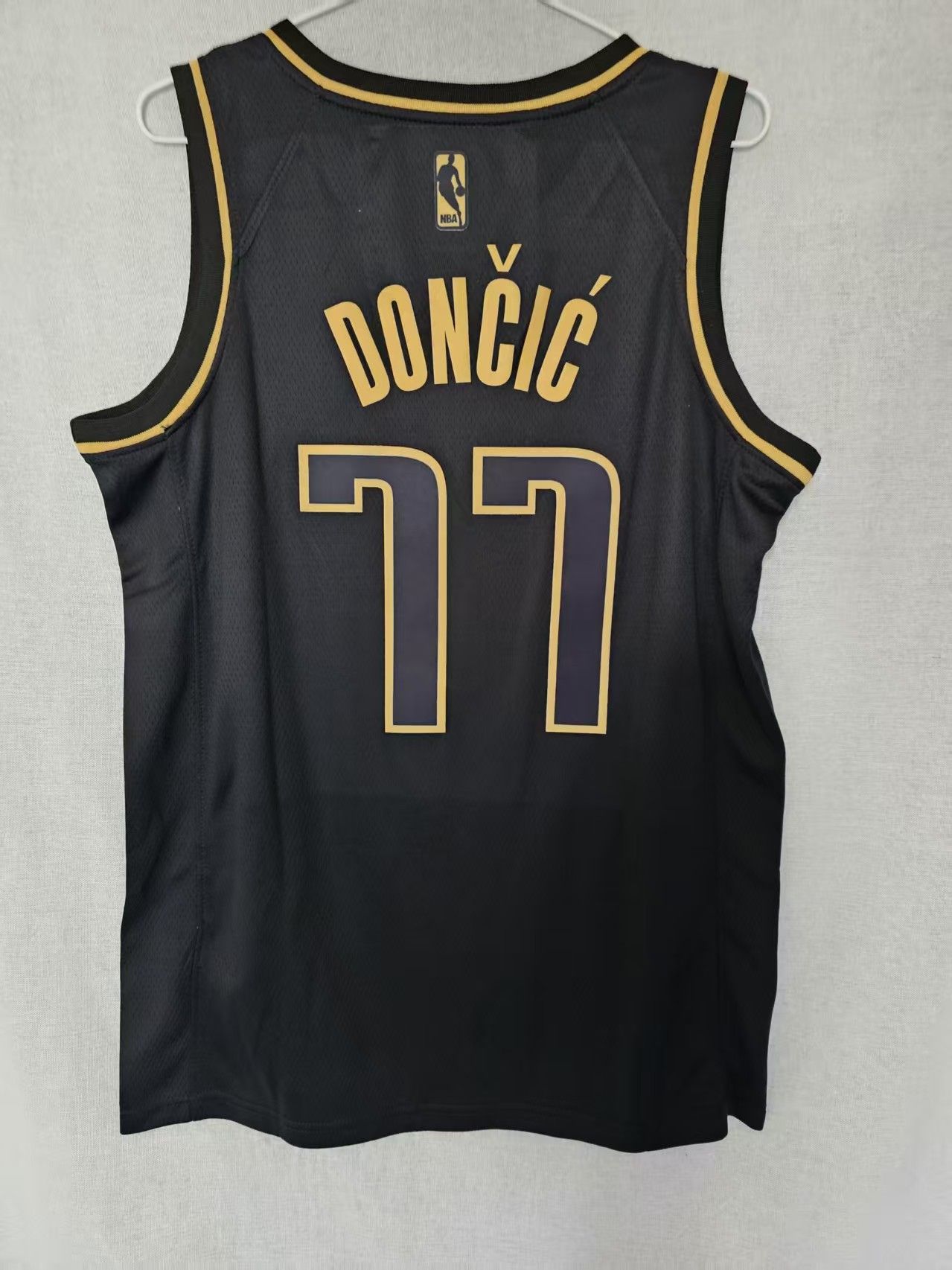 NBA Los Angeles Lakers Luka Dončić Jersey Size US S / EU 44-46 / 1 - 1 Thumbnail