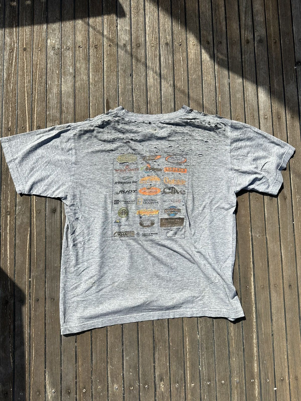 Mountain Hardwear Vintage Distressed Mountain Hardwear T shirt Size US L / EU 52-54 / 3 - 5 Thumbnail