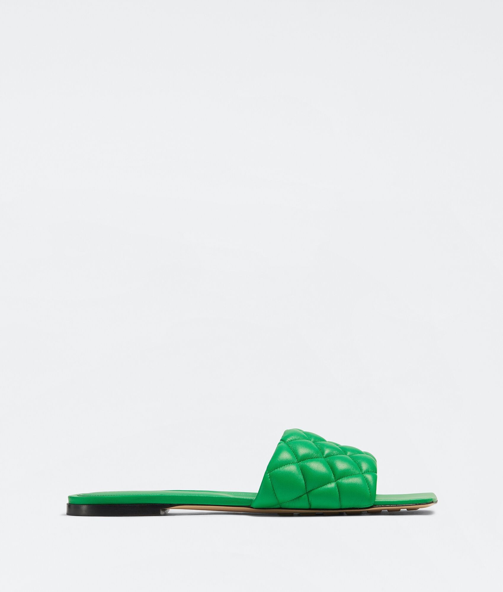 o1bcso1str0825 Padded Flat Sandals in Parakeet