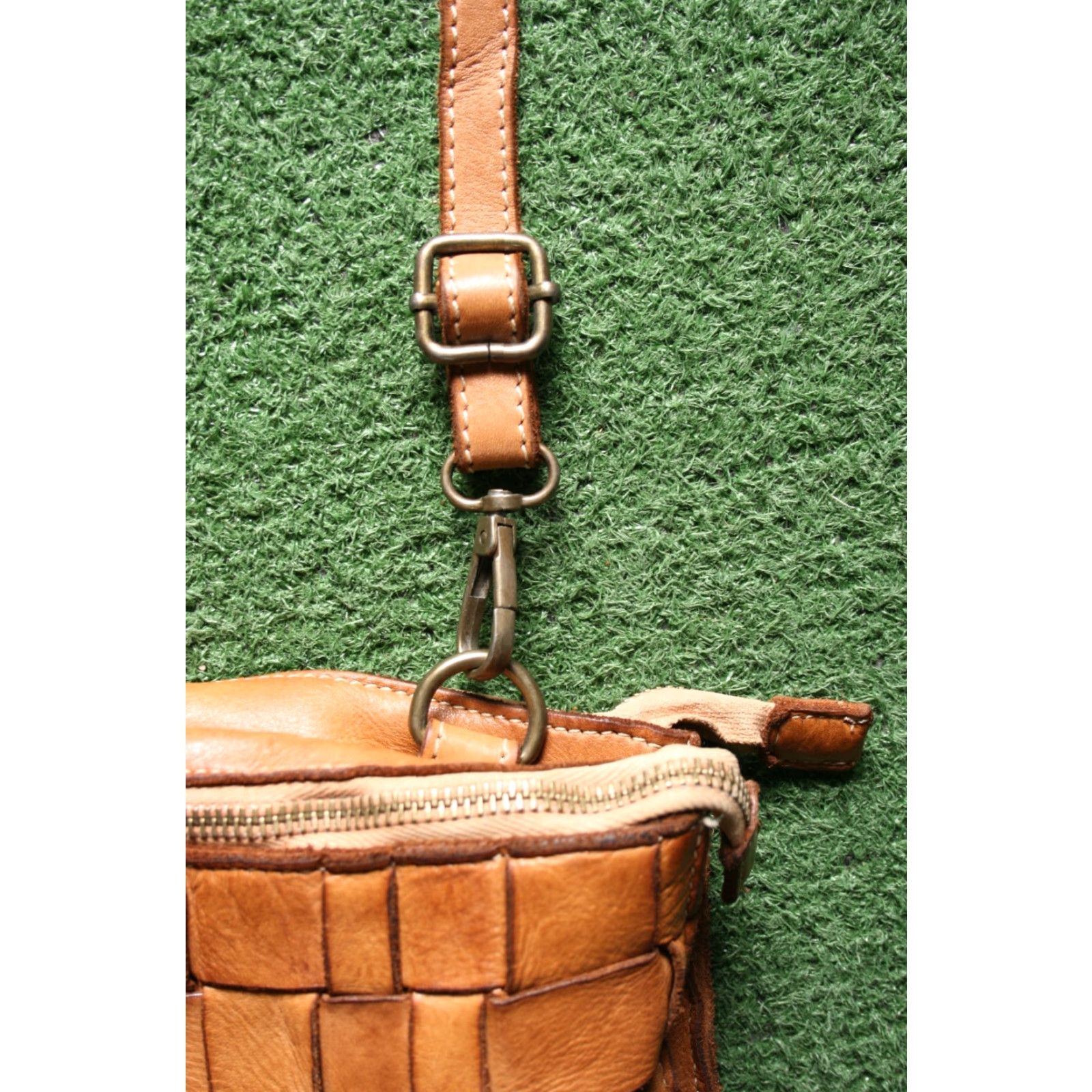 Vintage COSTANZA ROTA Crossbody Bag Tan Leather - Small, 12x8x2.5 in - Women, Leather, C rossbody, D etail s Size ONE SIZE - 6 Thumbnail