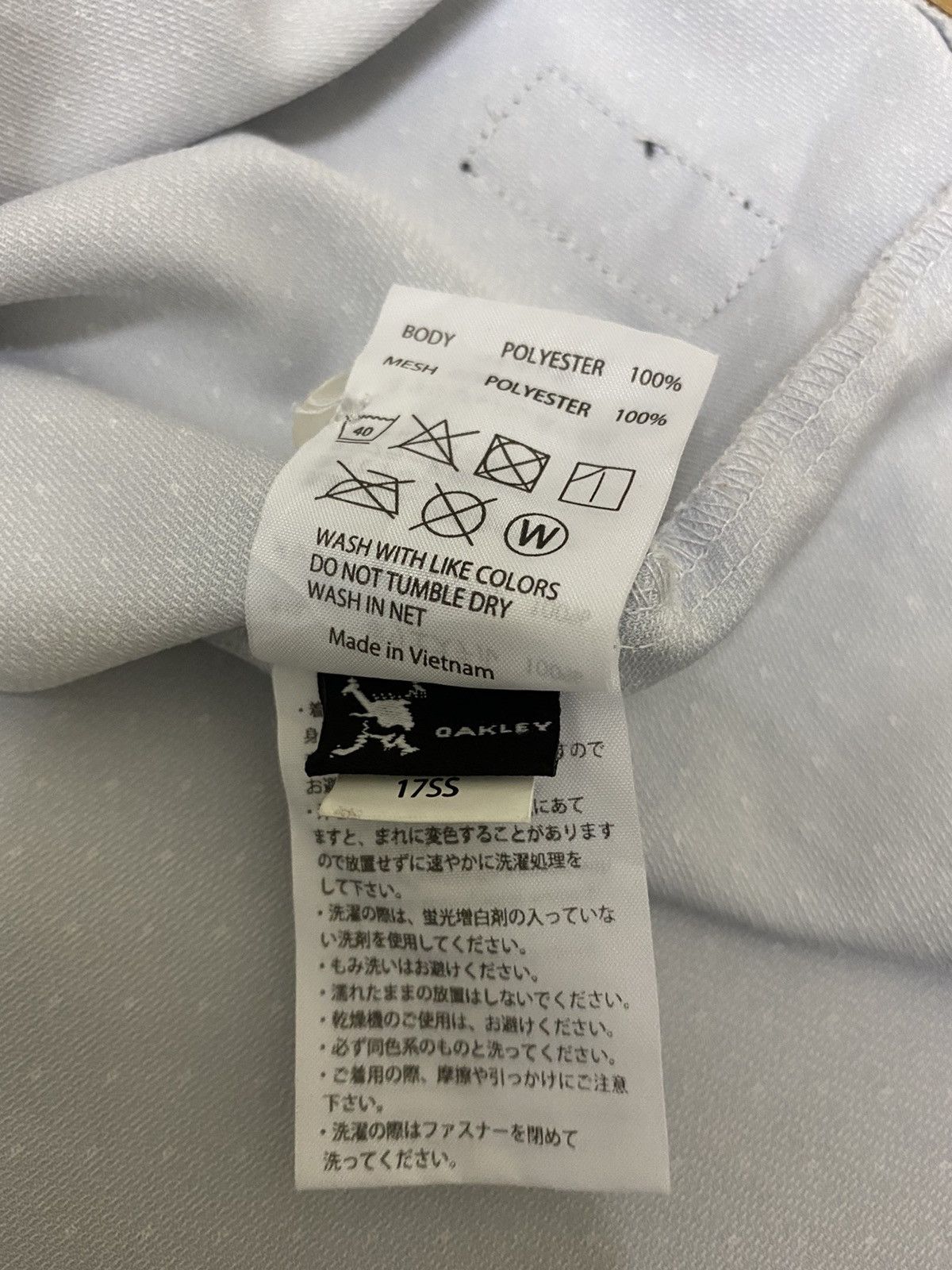 Oakley × Vintage ☠️ Oakley Techwear Skull Diverse WV Shirt (C3) Size US L / EU 52-54 / 3 - 7 Thumbnail