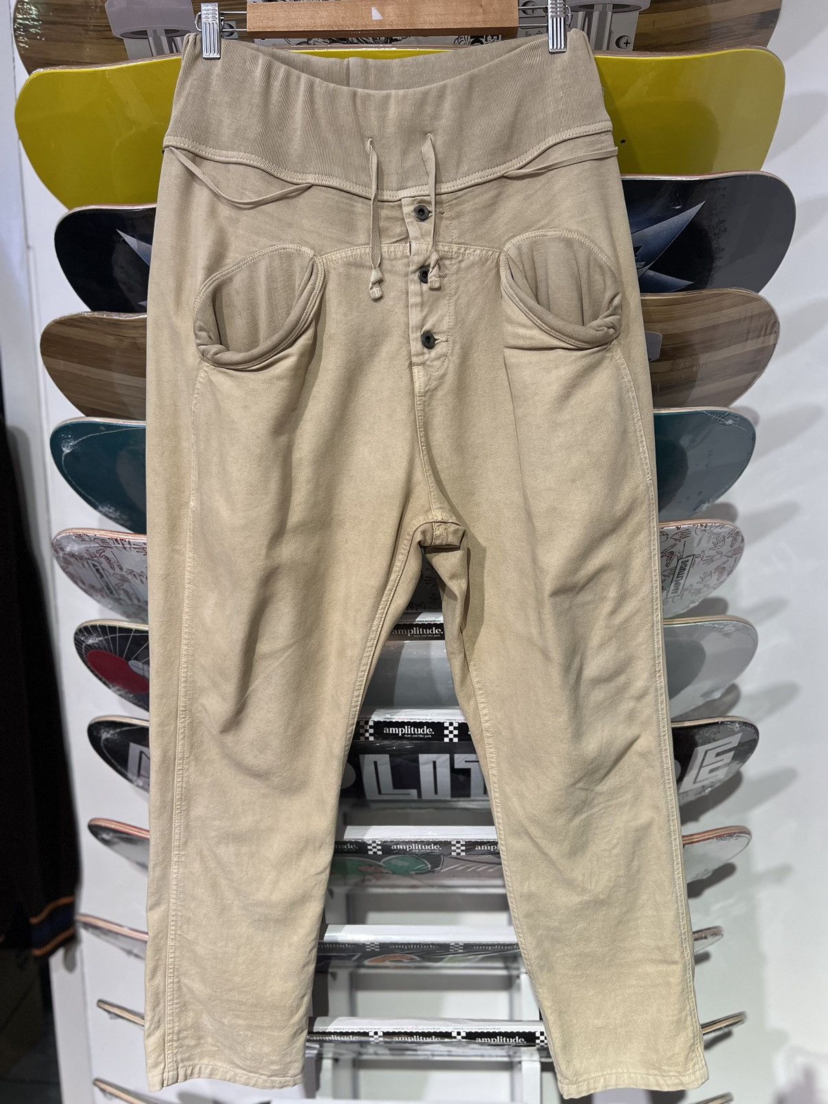 パンツ KAPITAL Denim Pleats Sarouel Pants KAPITAL 14oz Denim Nouvelle Shuttle Pants in Black | SVD