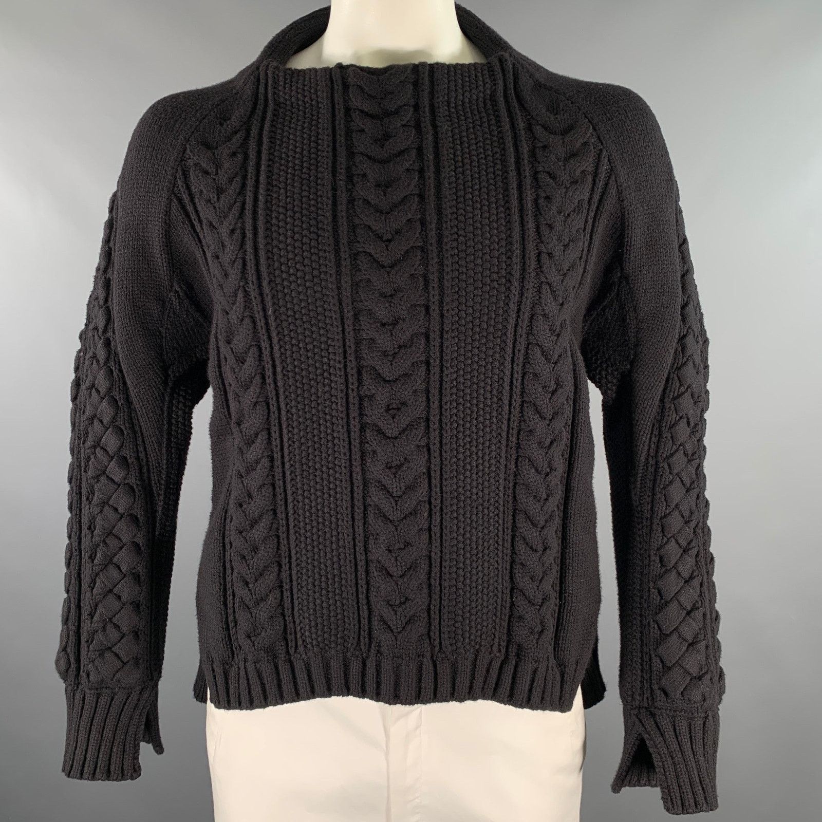 Burberry BURBERRY L Black Cable Knit Cotton Poly Raglan Sweater Size US L / EU 52-54 / 3 - 1 Thumbnail
