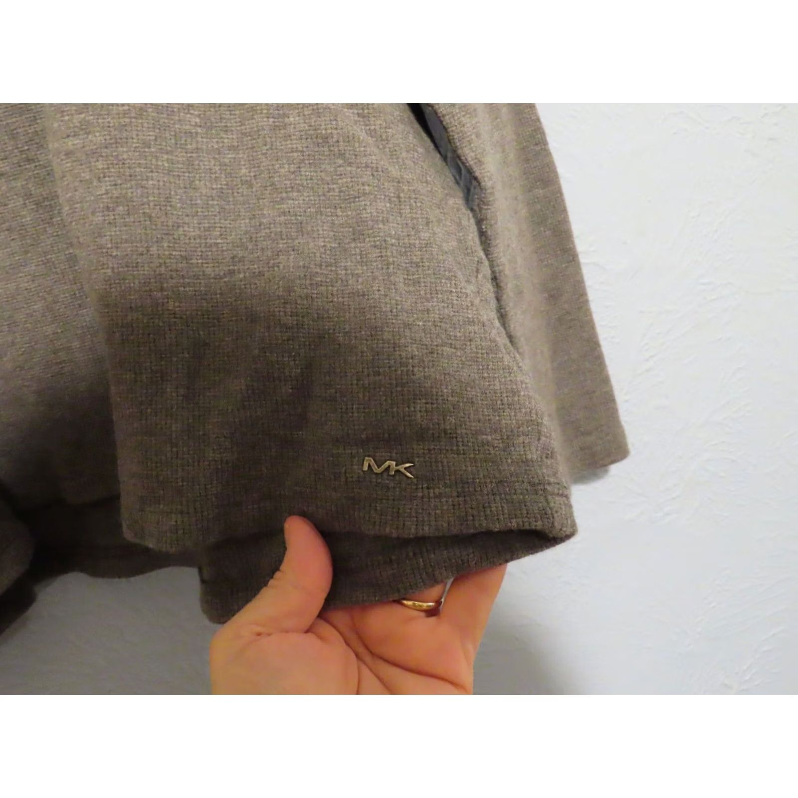 Michael Kors Michael Kors Women's L Gray Long Sleeve 1/2 Zip Elbow Patch Hoodie Modern Classic Pullover Cotton Blend Zipper Read Description Size L / US 10 / IT 46 - 3 Thumbnail