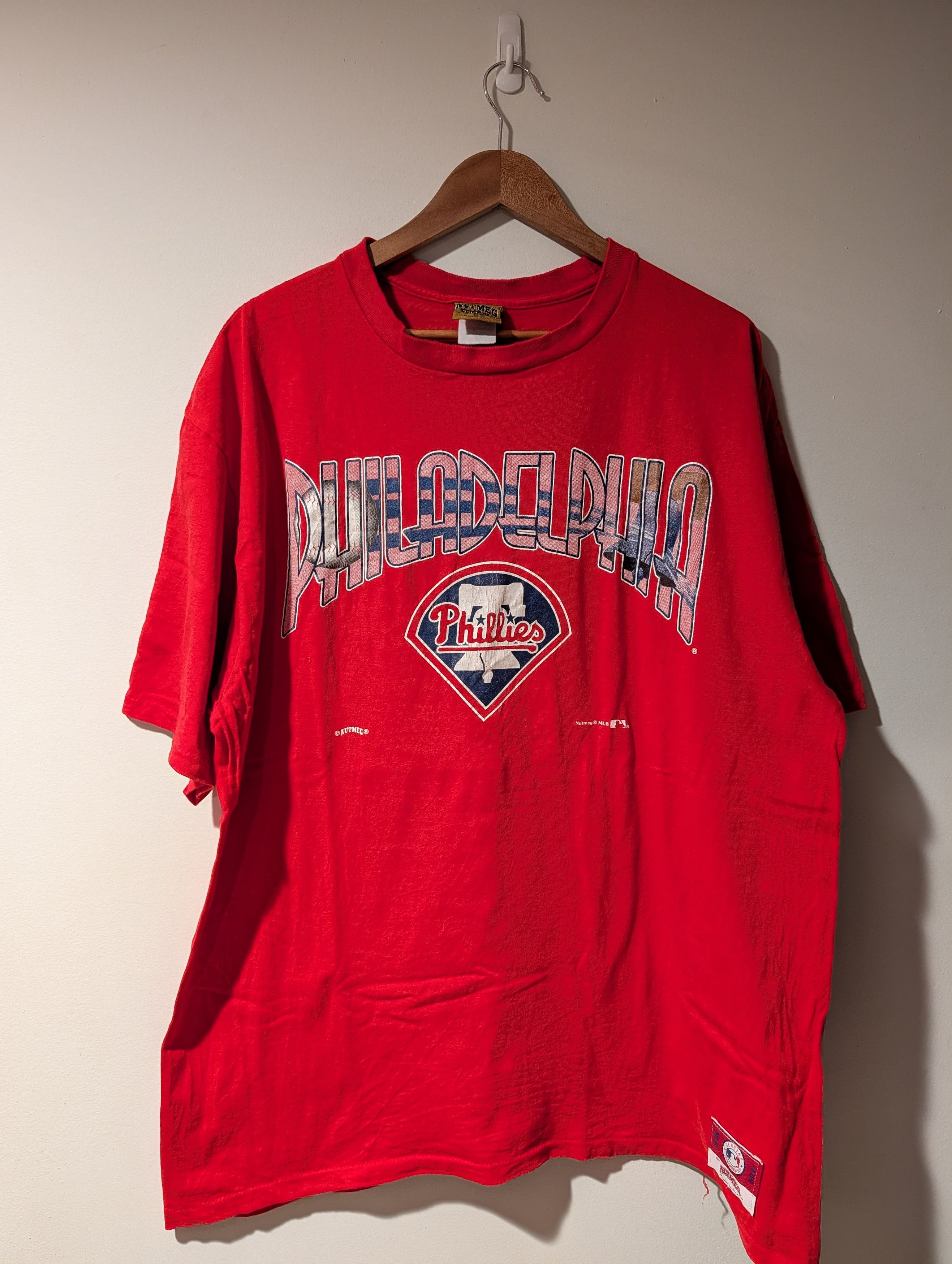Nutmeg Vintage 90s Phillies MLB Baseball Nutmeg Red X-Large T-Shirt Size US XL / EU 56 / 4 - 1 Thumbnail