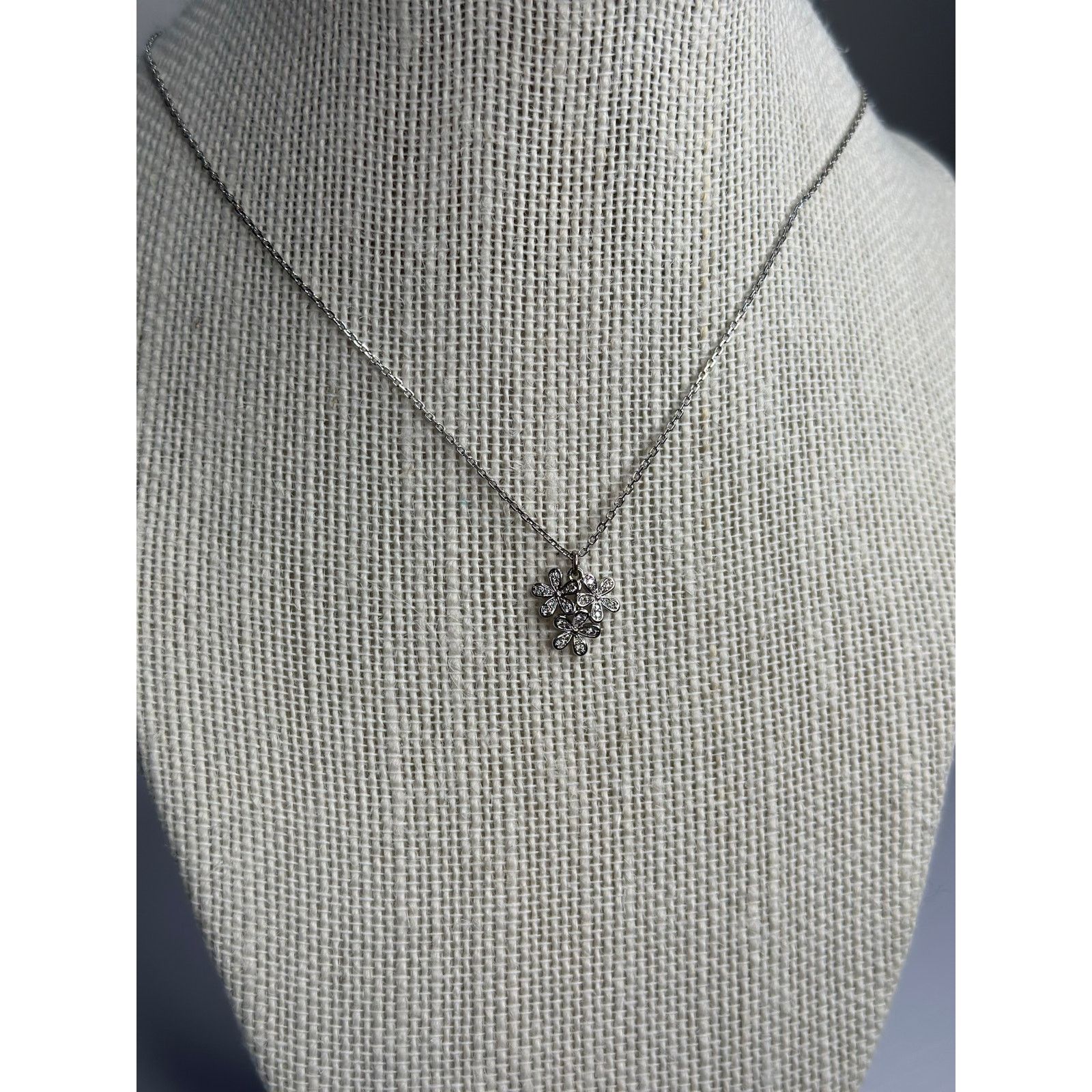 Kate Spade kate Spade Gardenia Cluster Studs & Pendant Necklace set Size ONE SIZE - 4 Thumbnail