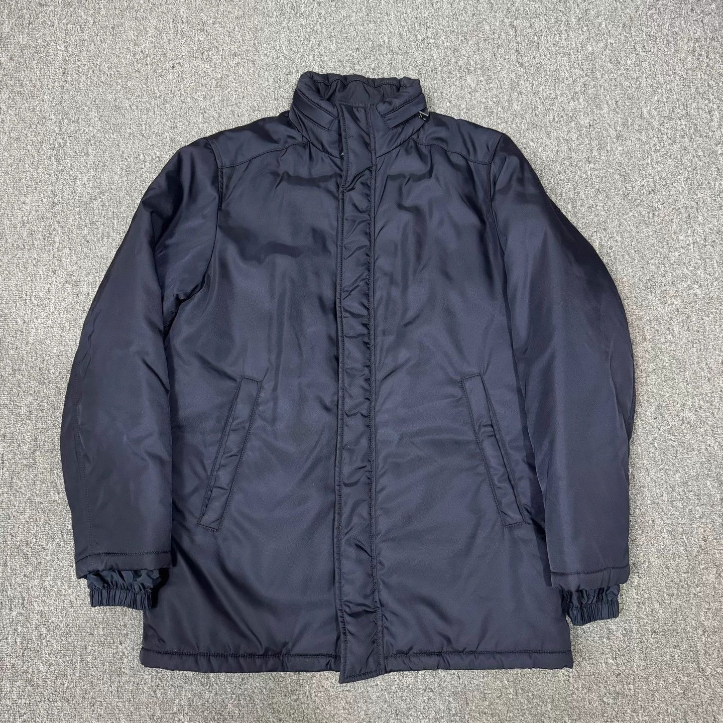 Prada Prada navy blue puffer jacket 44 Size US S / EU 44-46 / 1 - 1 Thumbnail
