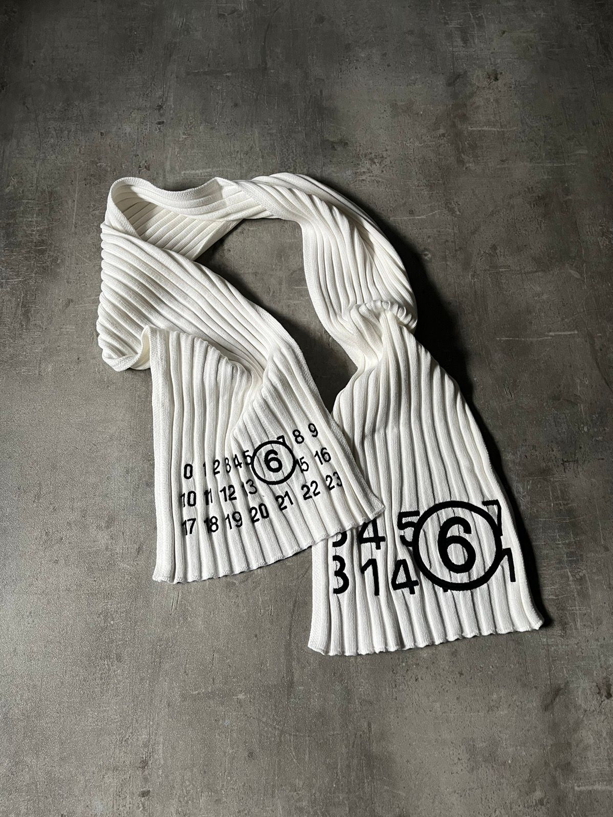 Pre-owned Maison Margiela Mm6  White Scarf